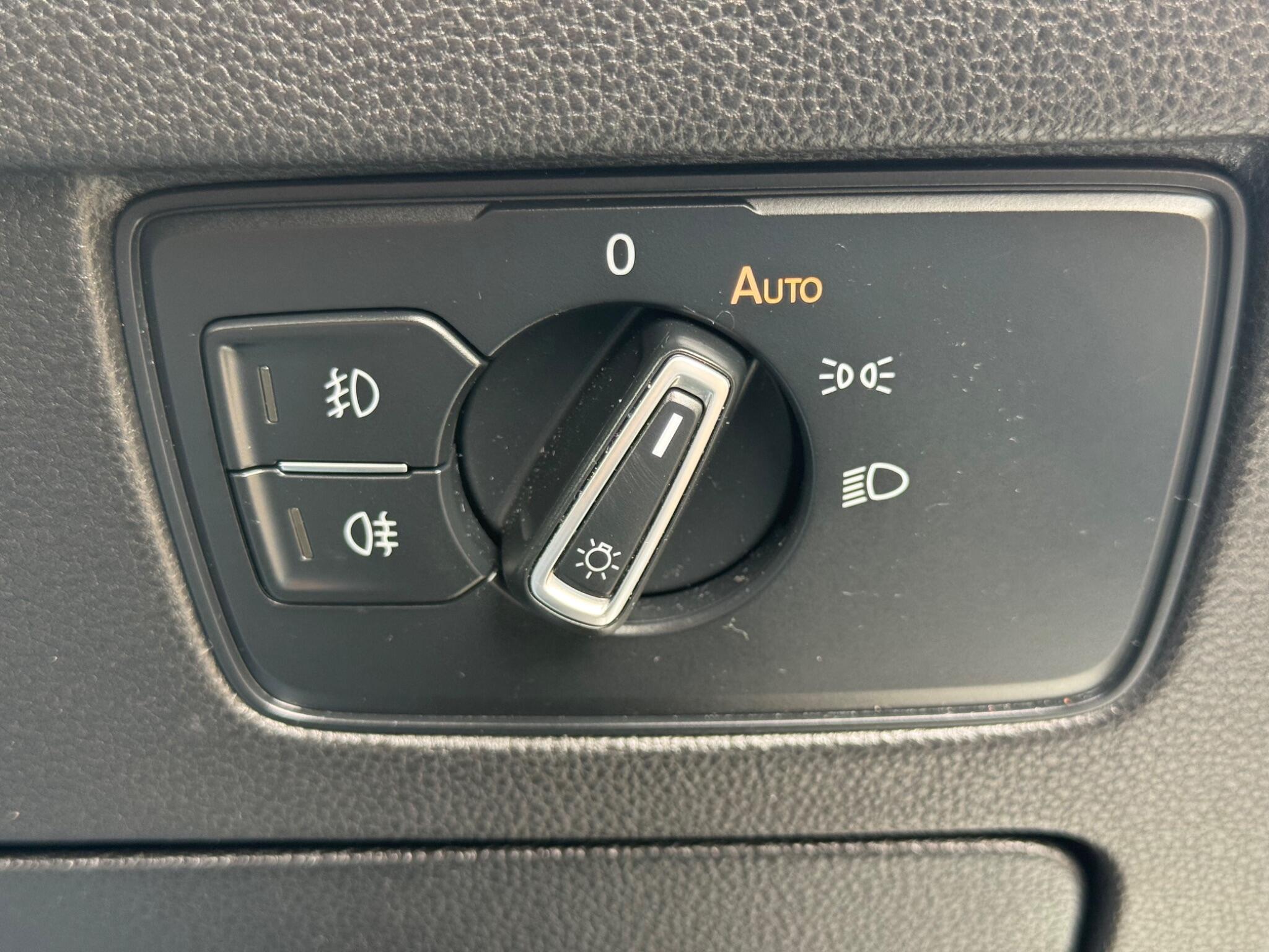 Volkswagen Passat view 38