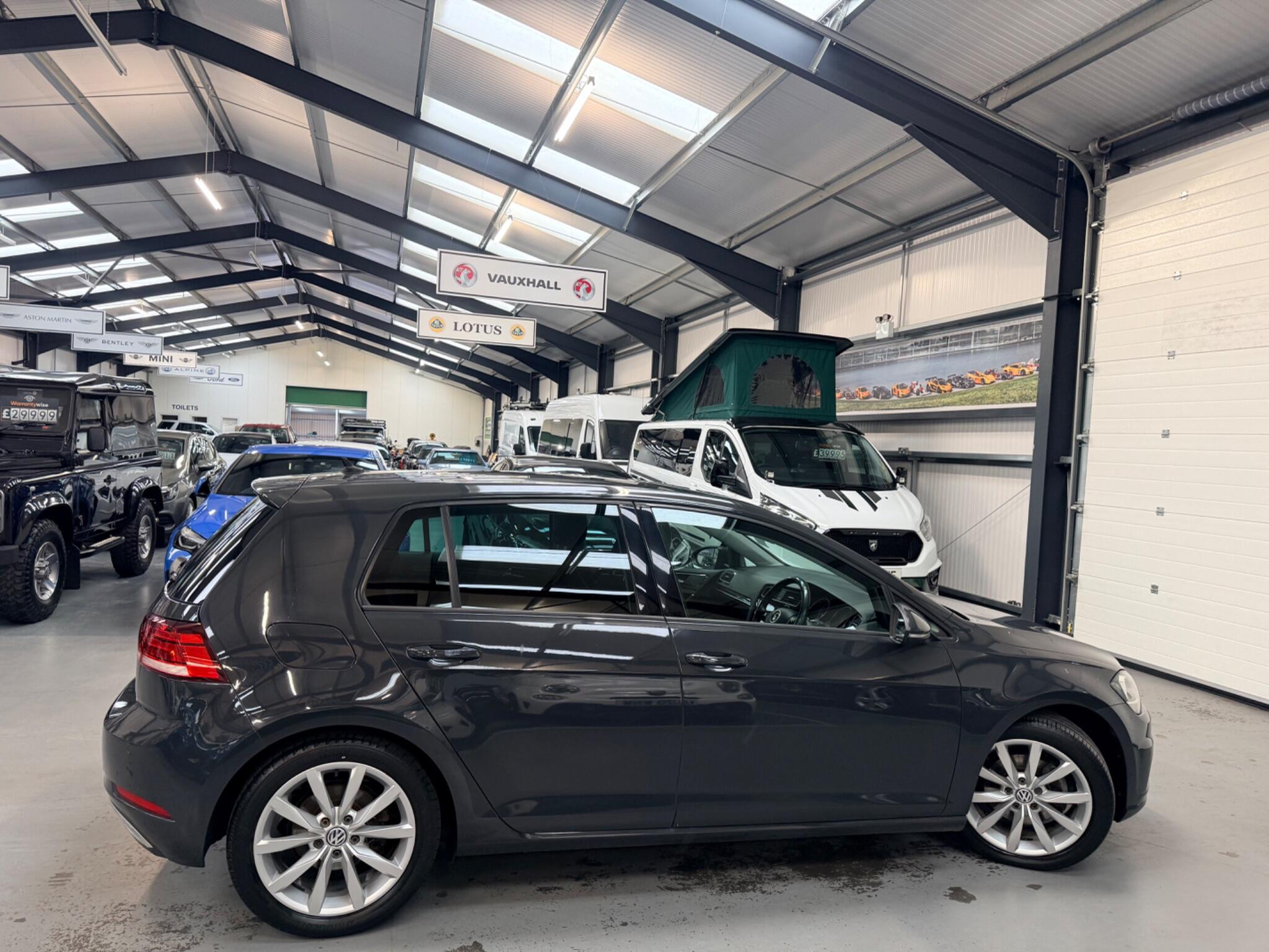 Volkswagen Golf view 13