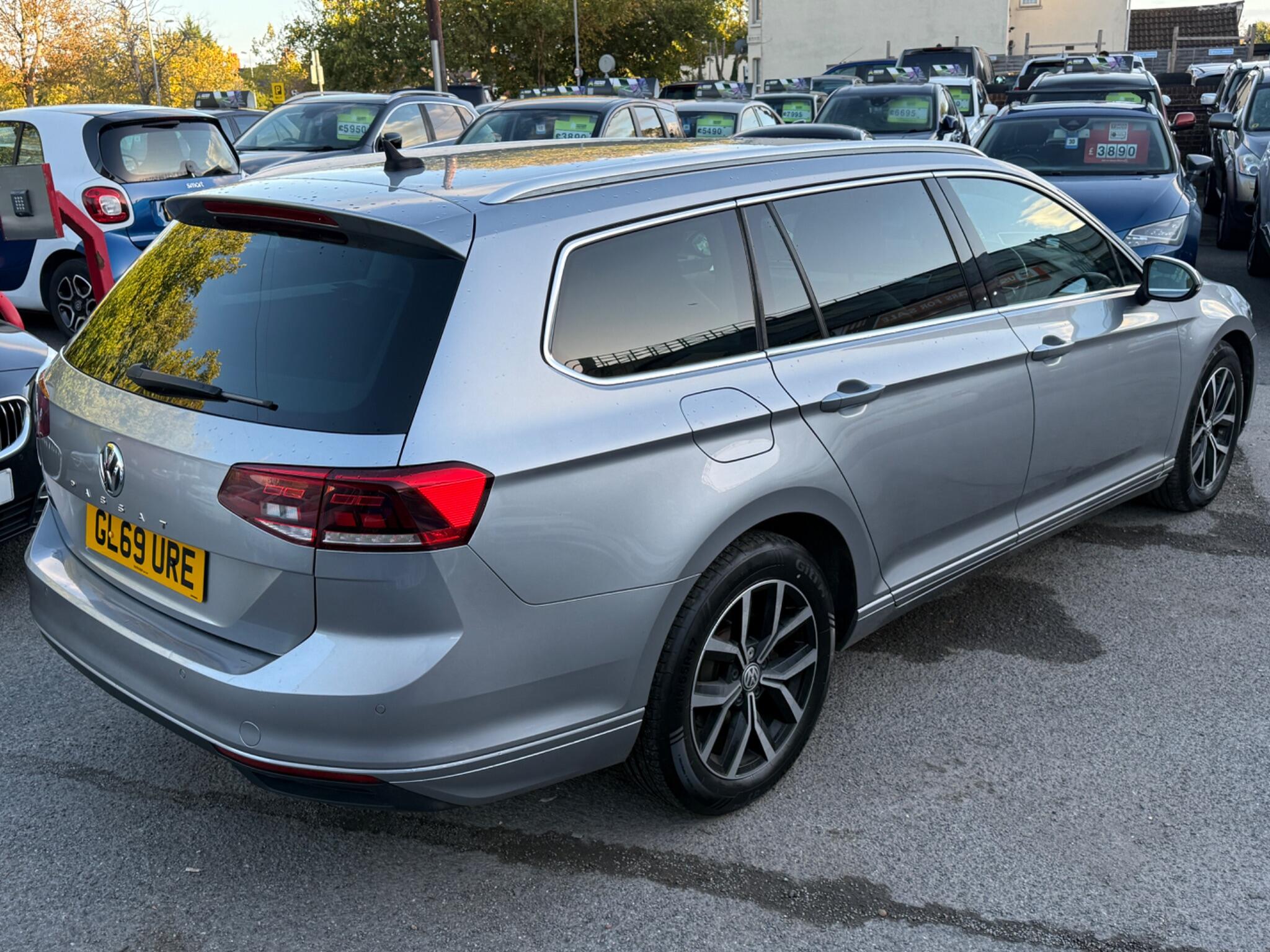 Volkswagen Passat - Image 18