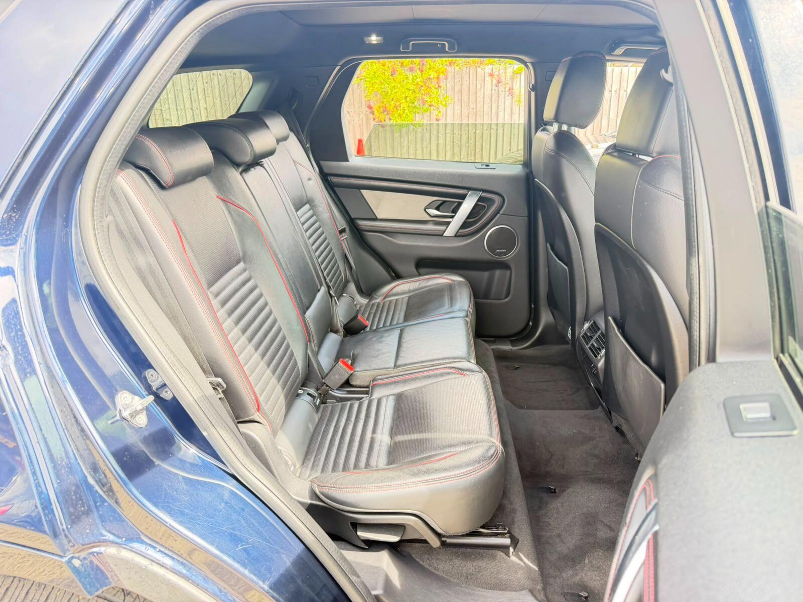 Land Rover Discovery Sport view 15