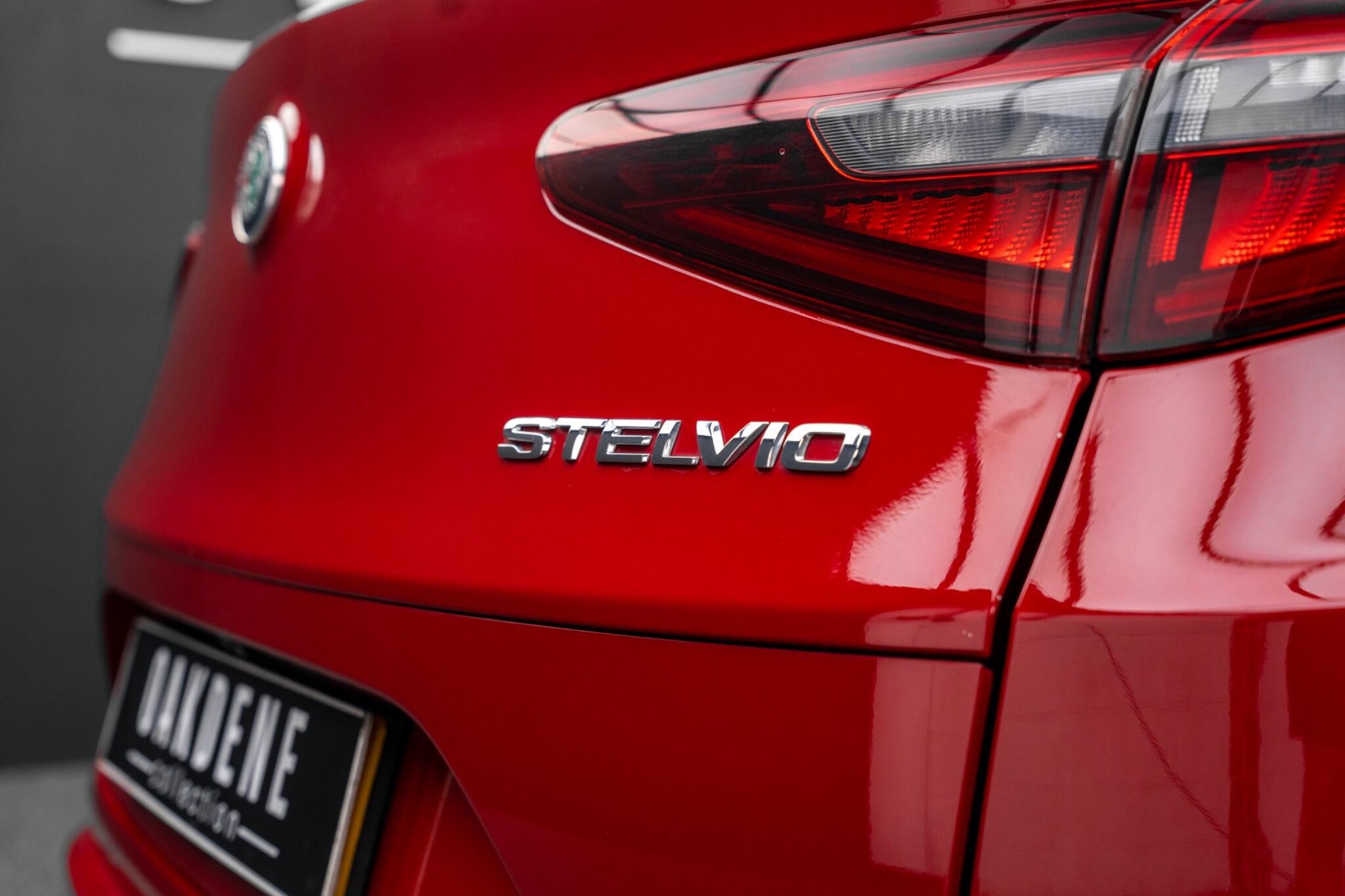 Alfa Romeo Stelvio view 47