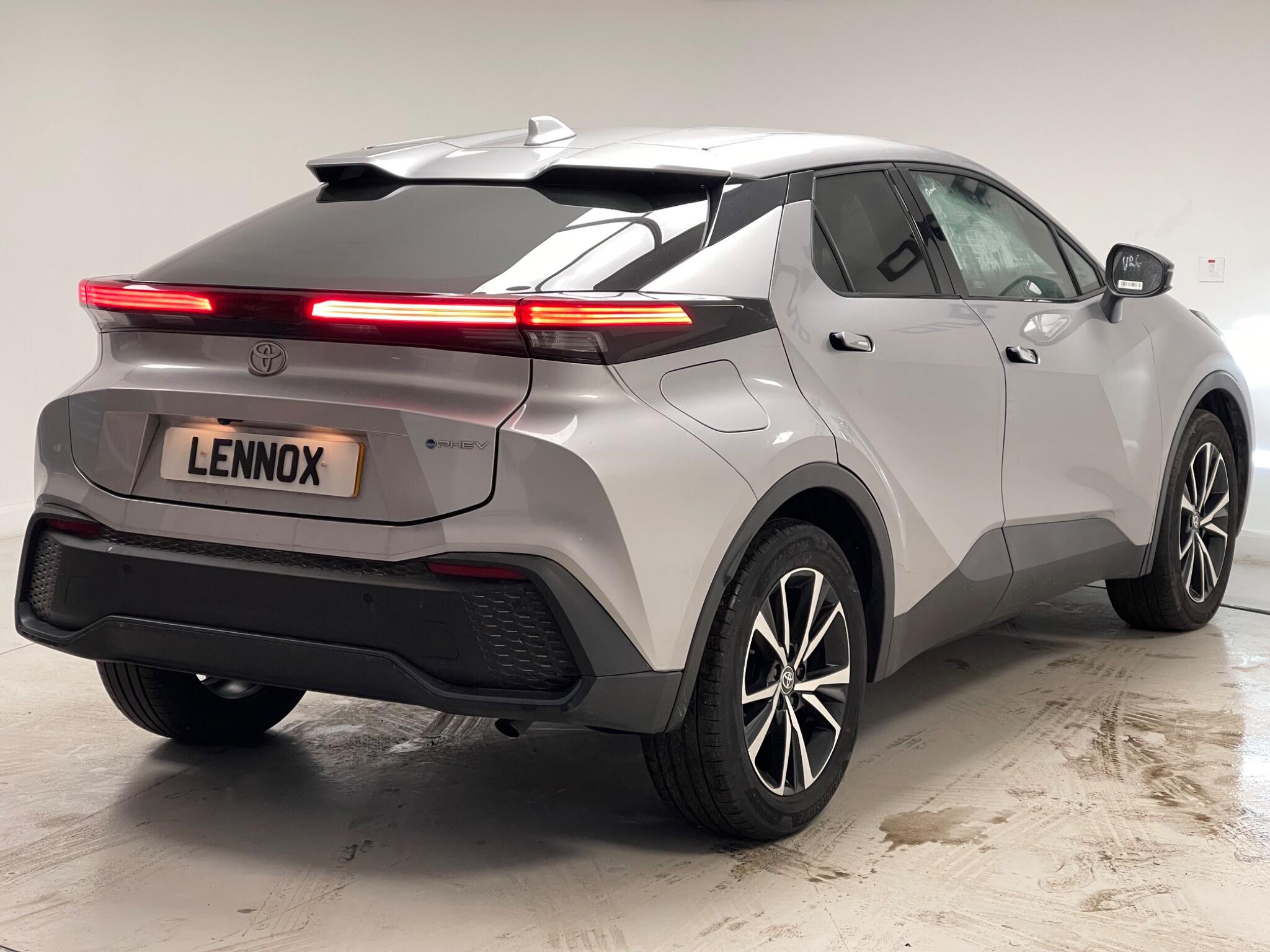 Toyota C-HR view 6