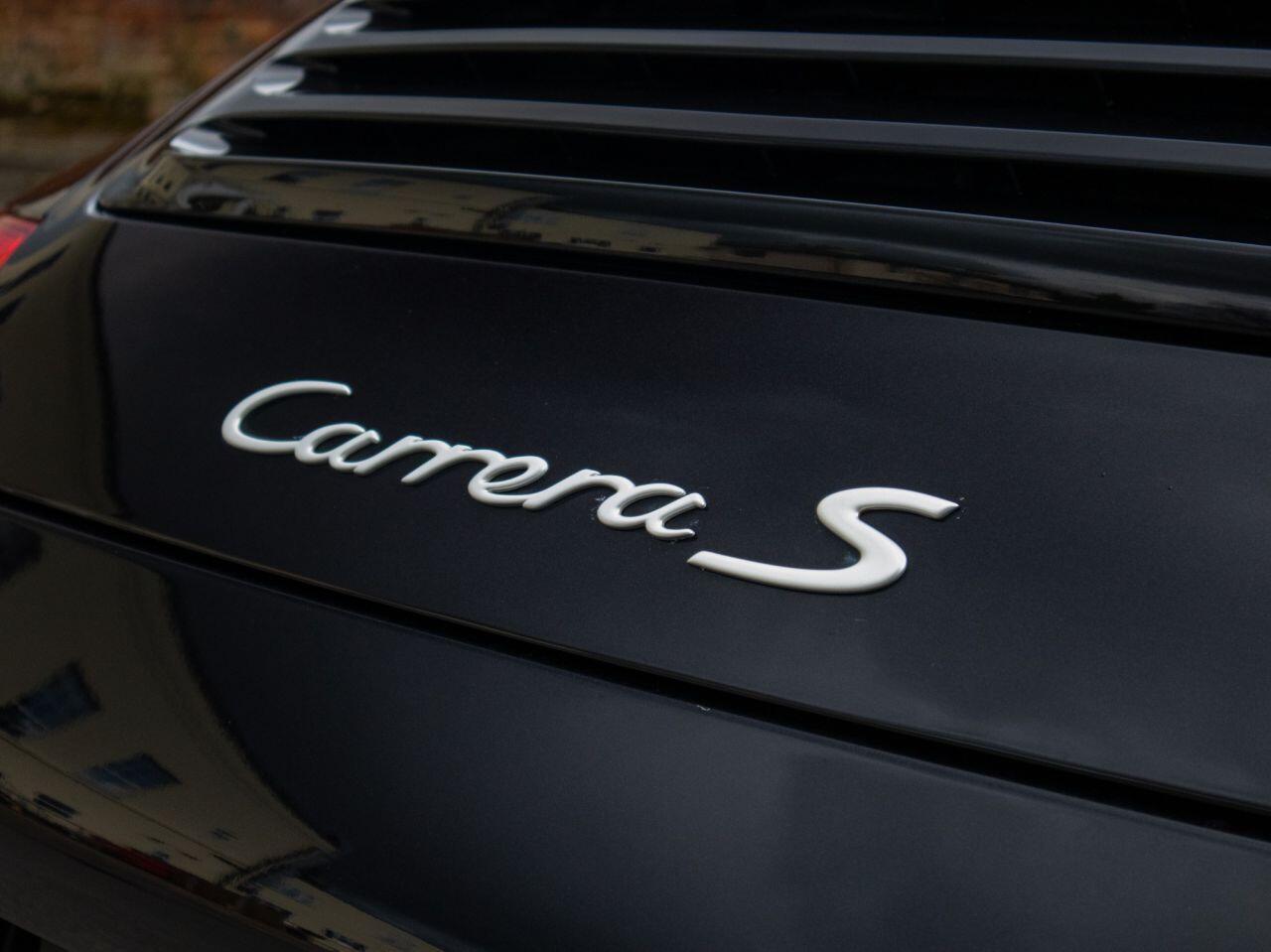 Porsche 911 view 16