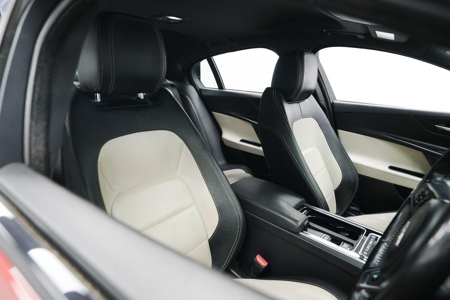 Jaguar Xe view 11