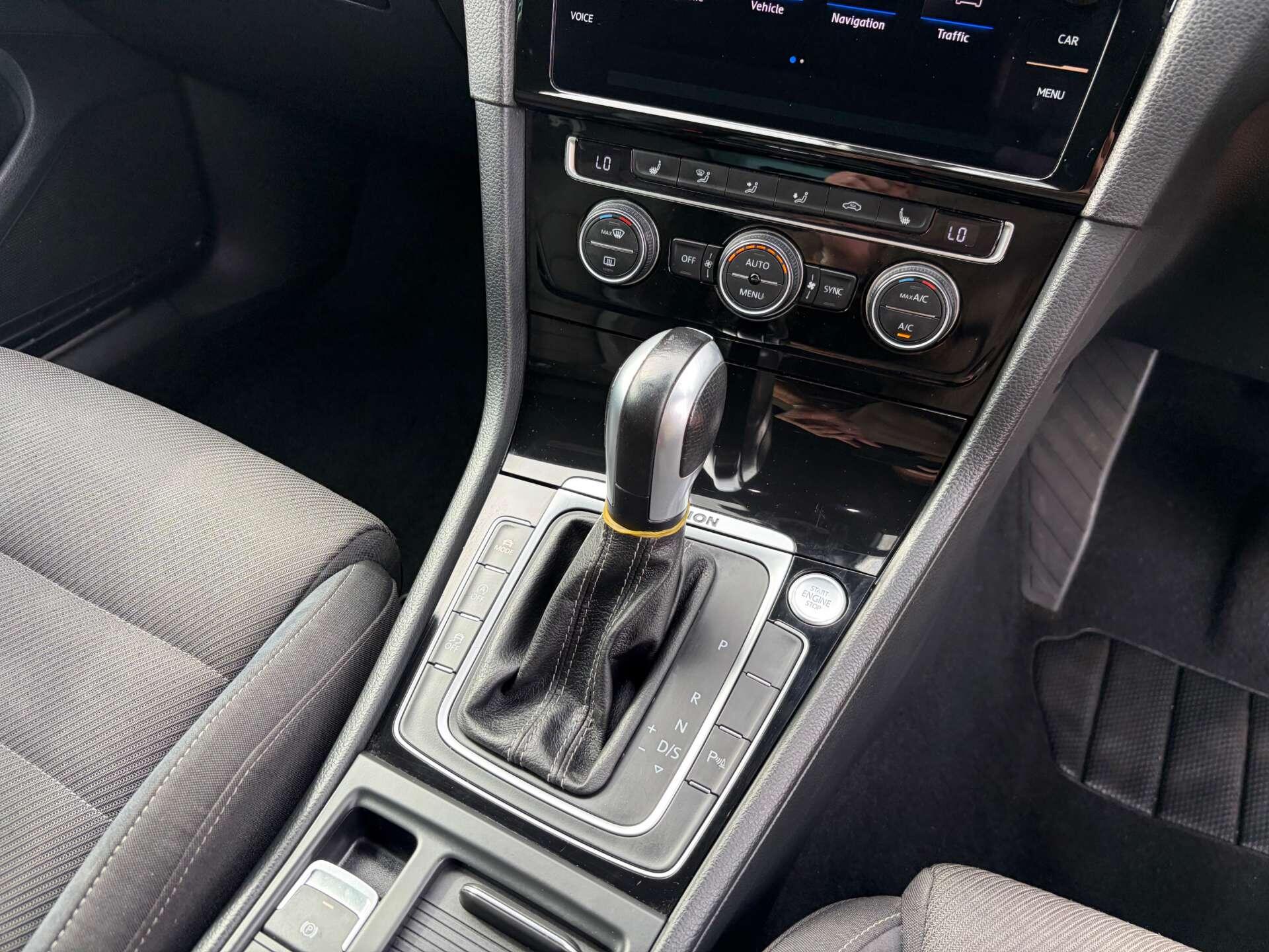 Volkswagen Golf view 42