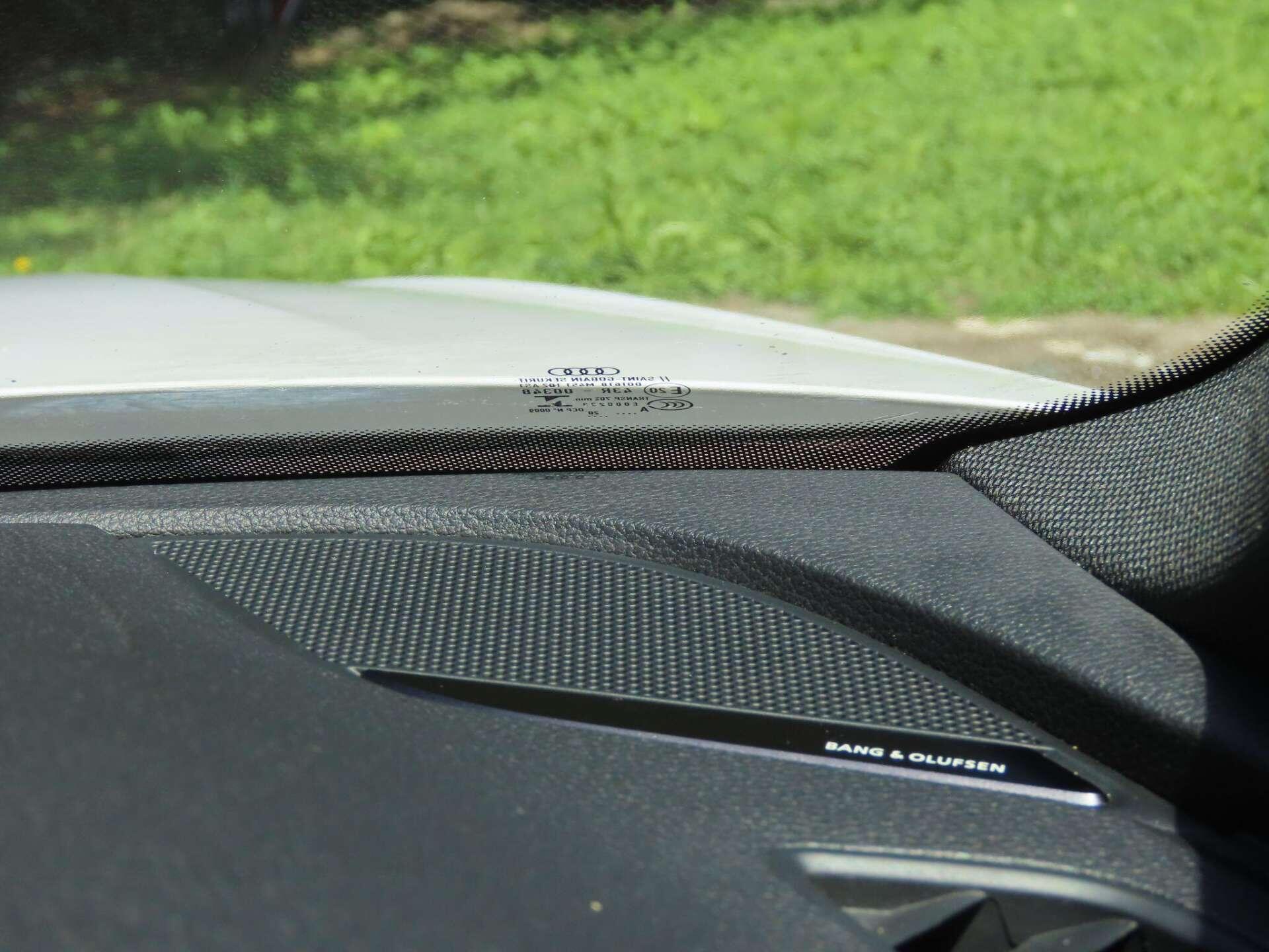 Audi RS4 view 29
