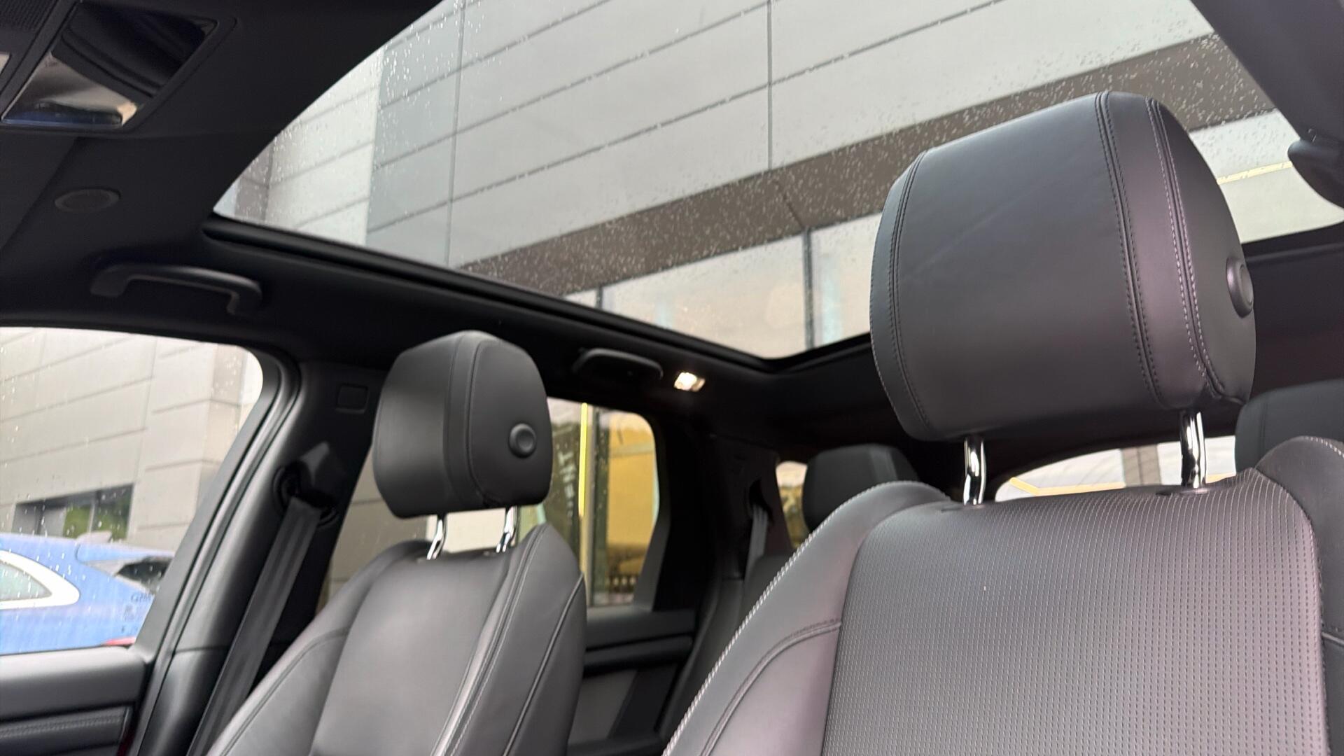 Land Rover Discovery Sport view 48