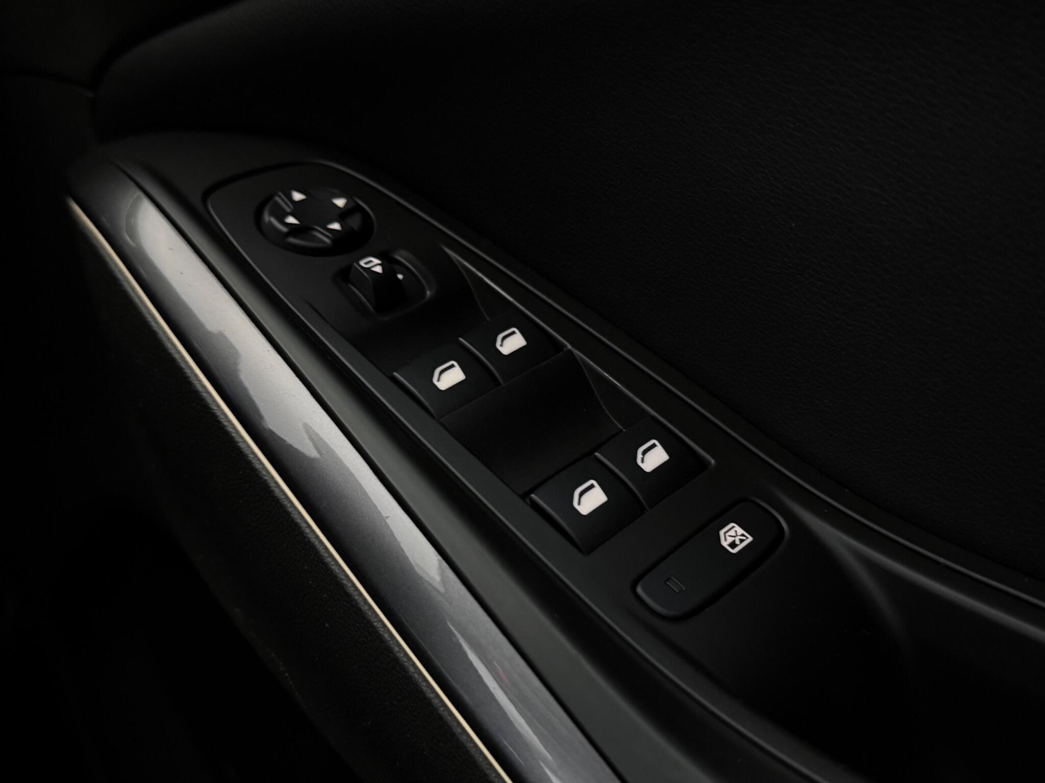 Vauxhall Grandland X view 18