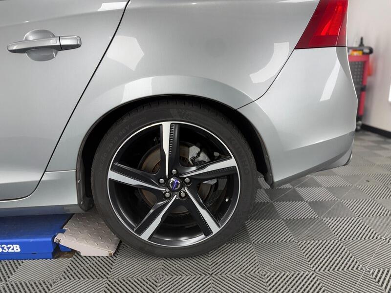 2014 Volvo V60 3.0 T6 R-Design Lux Nav Estate 5dr Petrol Geartronic AWD Euro 5 (304 ps) • 36,500 miles image 10