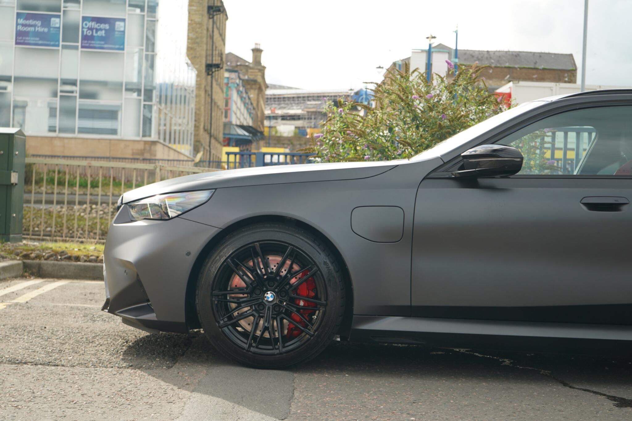 BMW M5 view 11