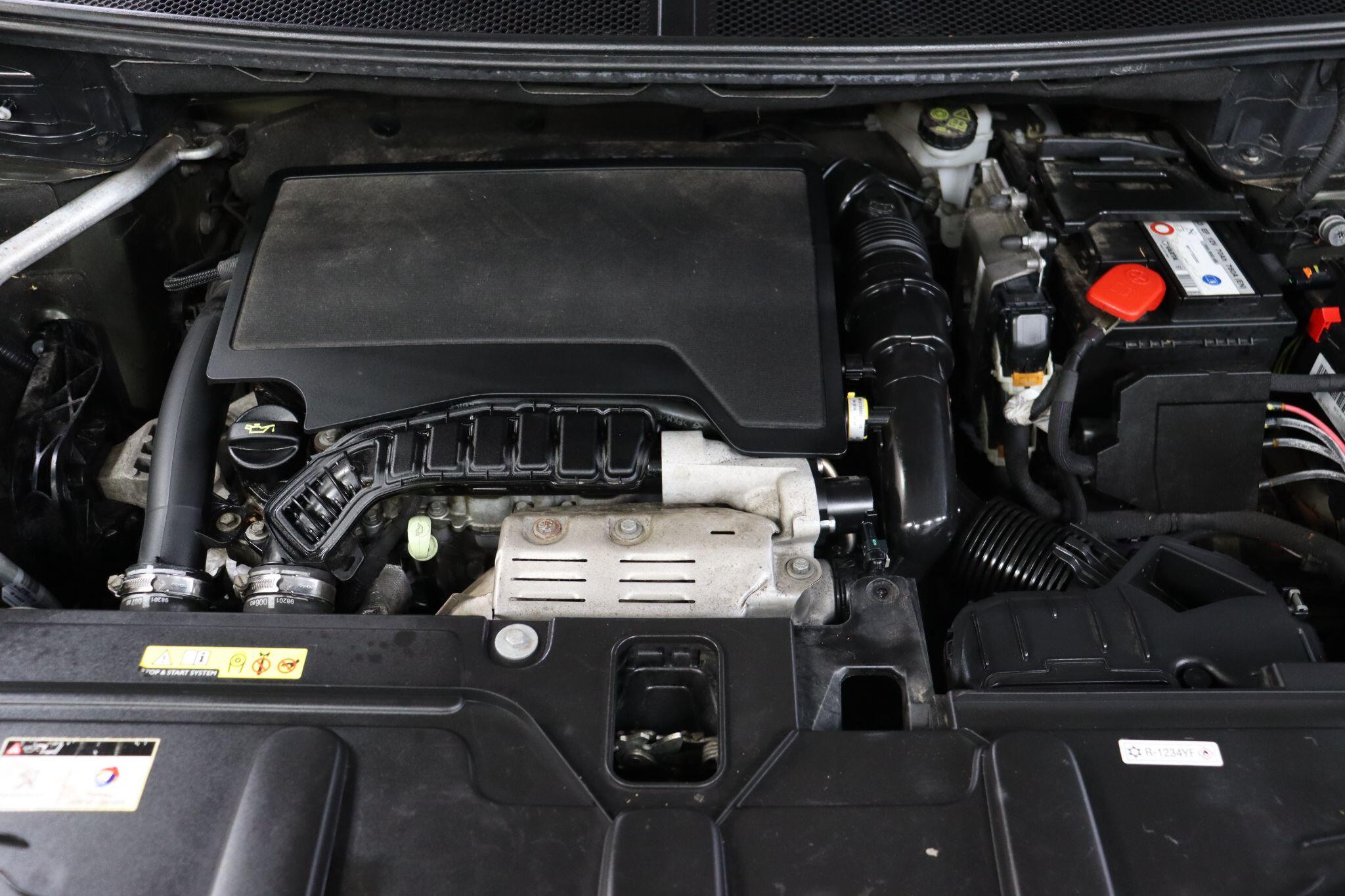 Peugeot 3008 view 45