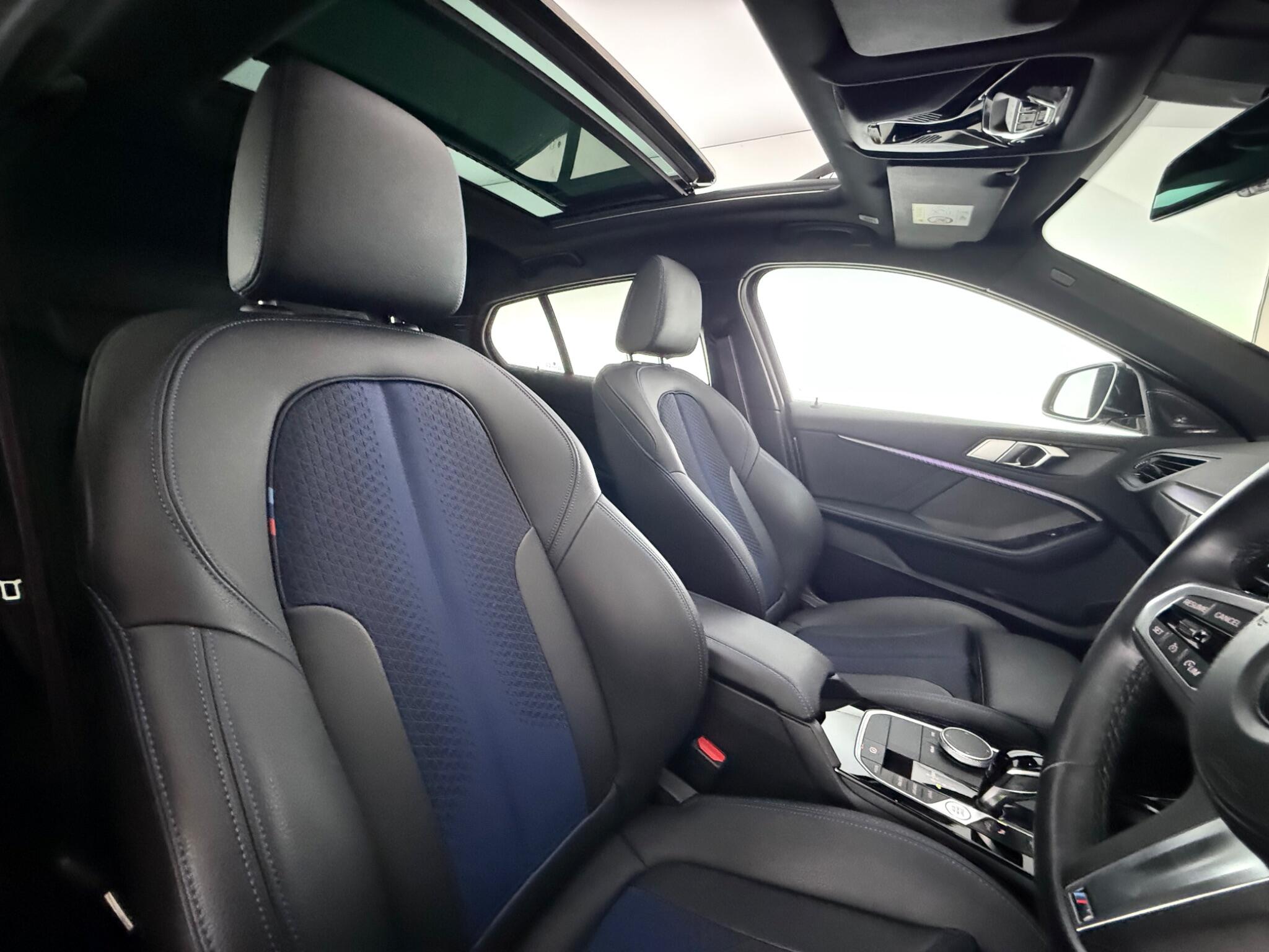 BMW 1 Series view 32