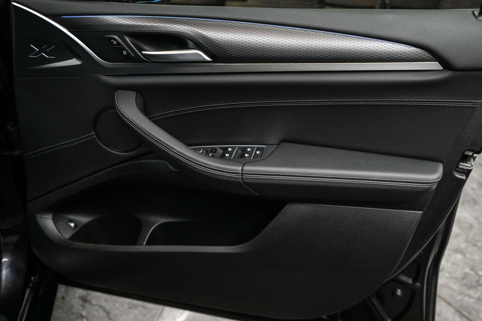 BMW X3 view 18