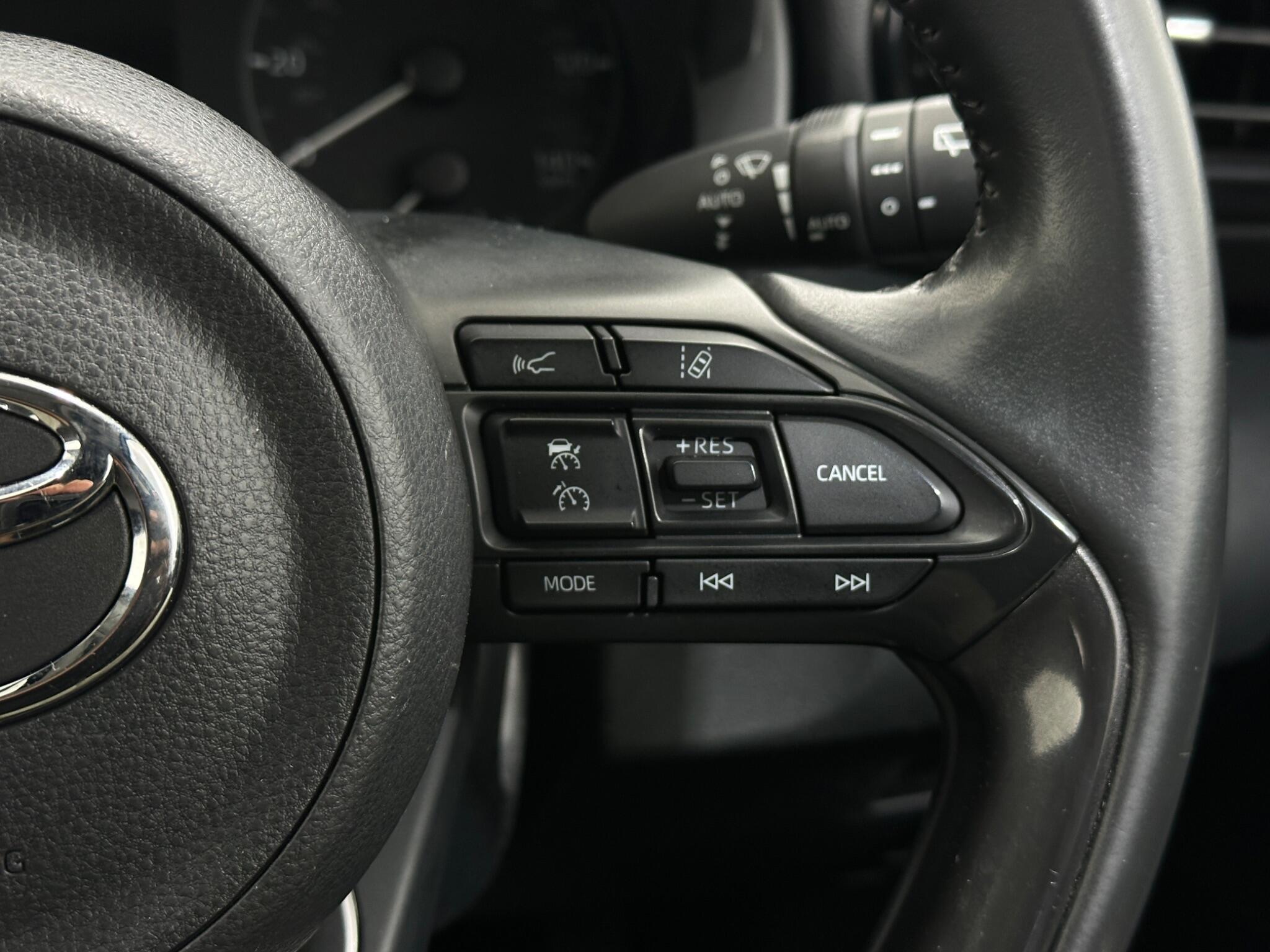 Toyota Yaris view 16