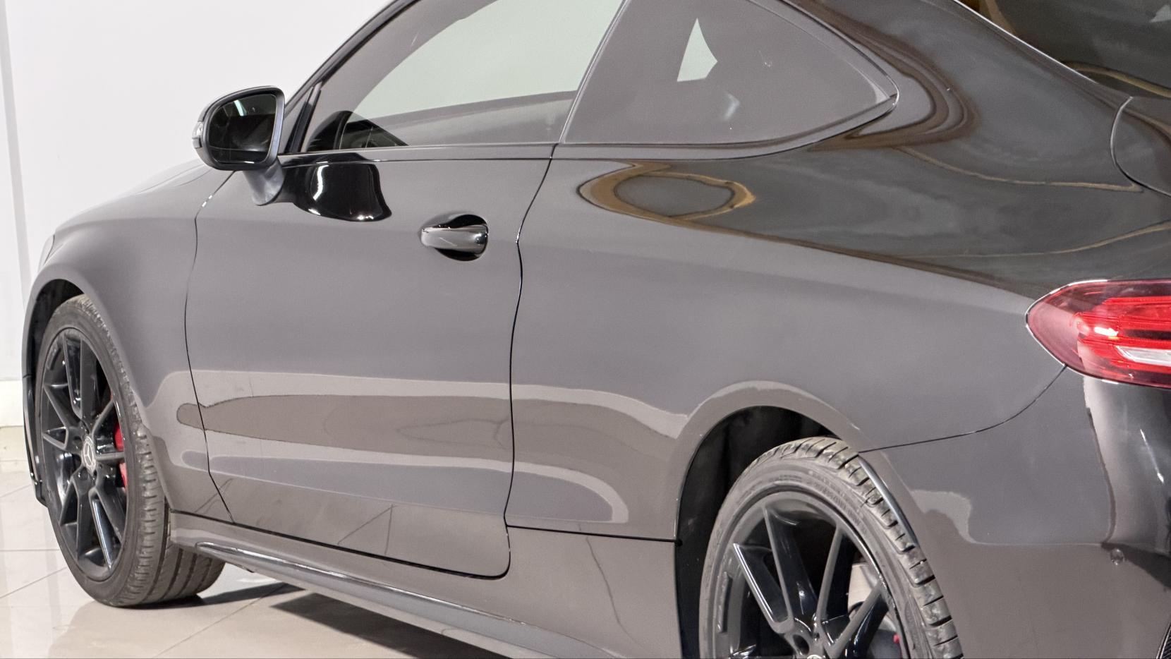 Mercedes-Benz C Class view 24