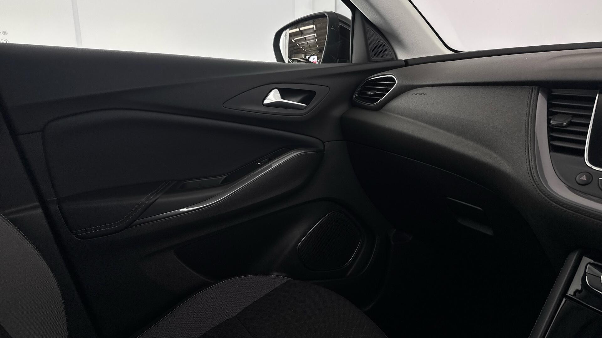 Vauxhall Grandland X view 26