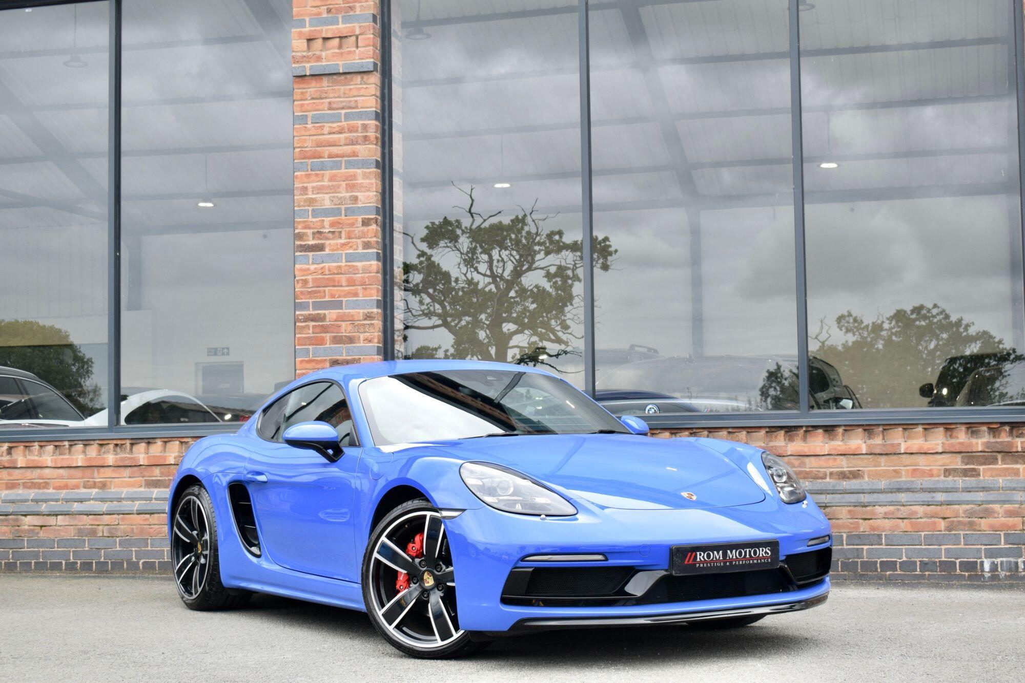 Porsche Cayman view 8