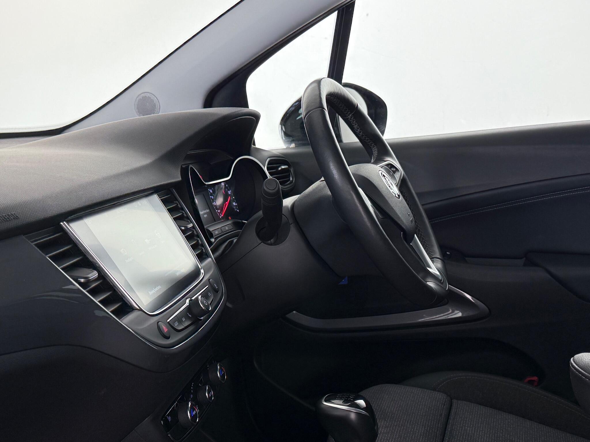 Vauxhall Crossland view 4