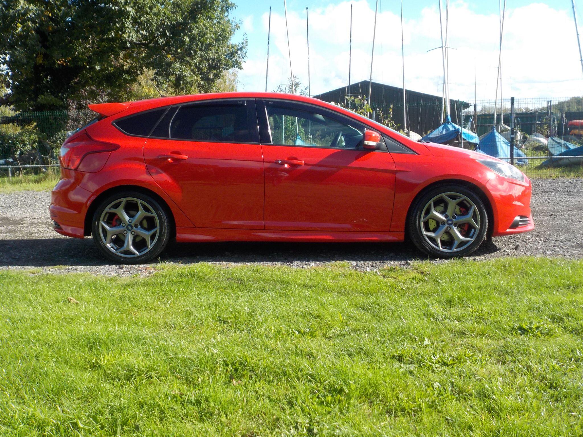 Ford Focus 2.0T EcoBoost ST-2 Euro 5 (s/s) 5dr