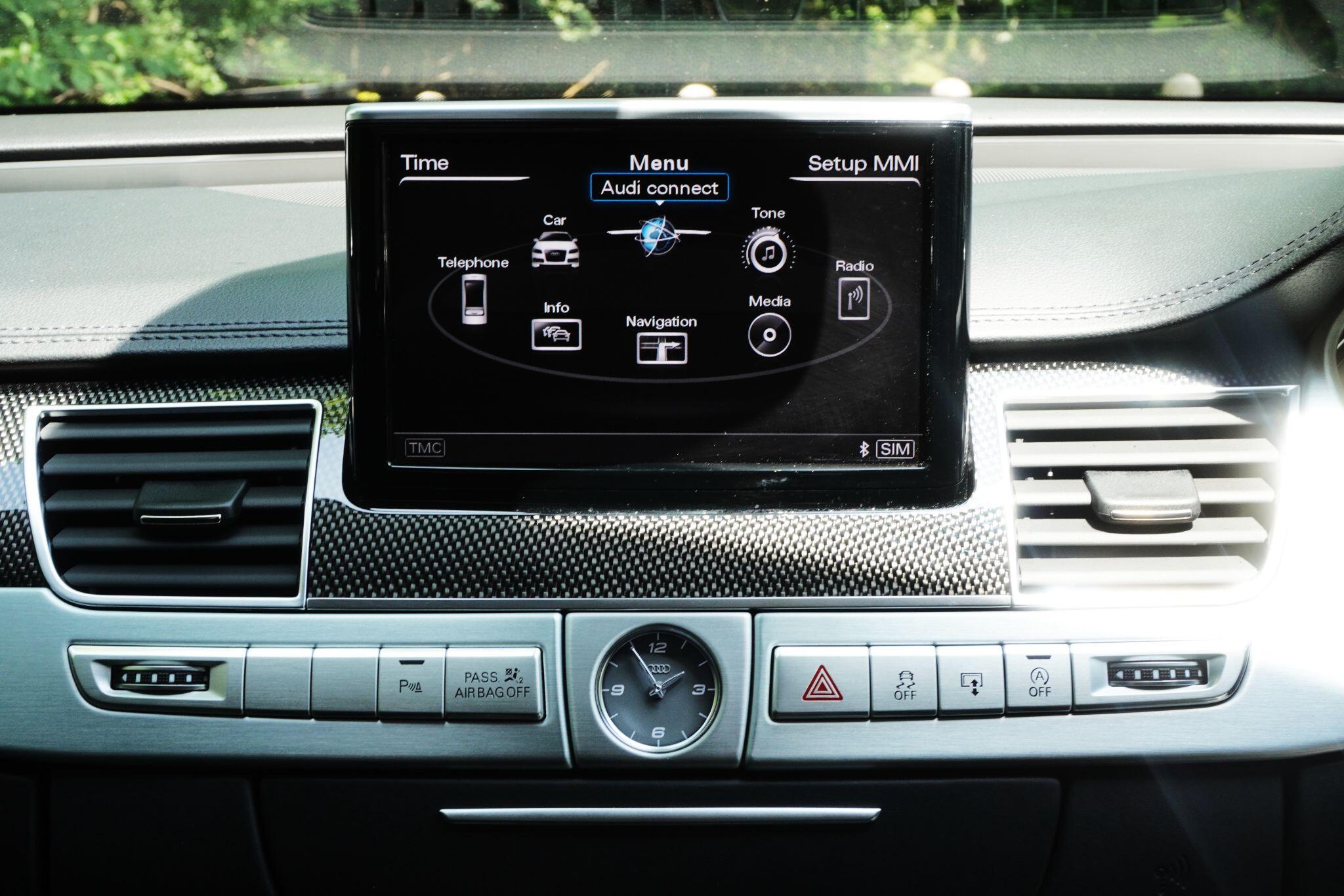 Audi S8 view 29