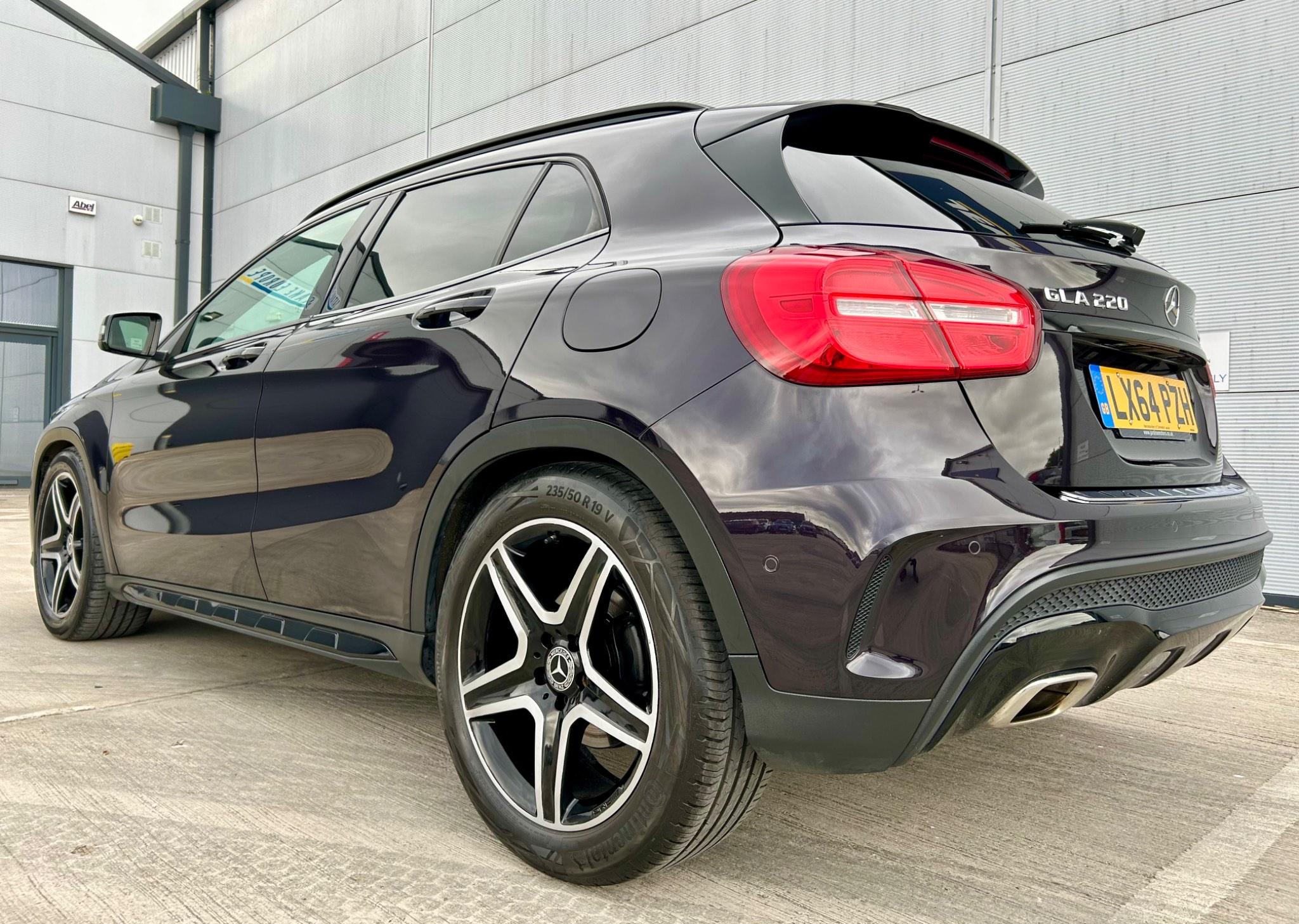 Mercedes-Benz Gla view 3
