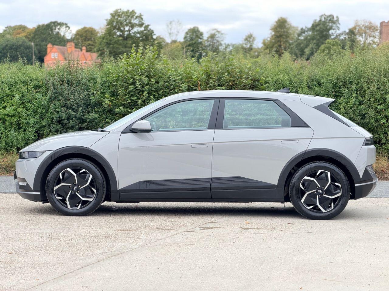Hyundai Ioniq 5 view 9