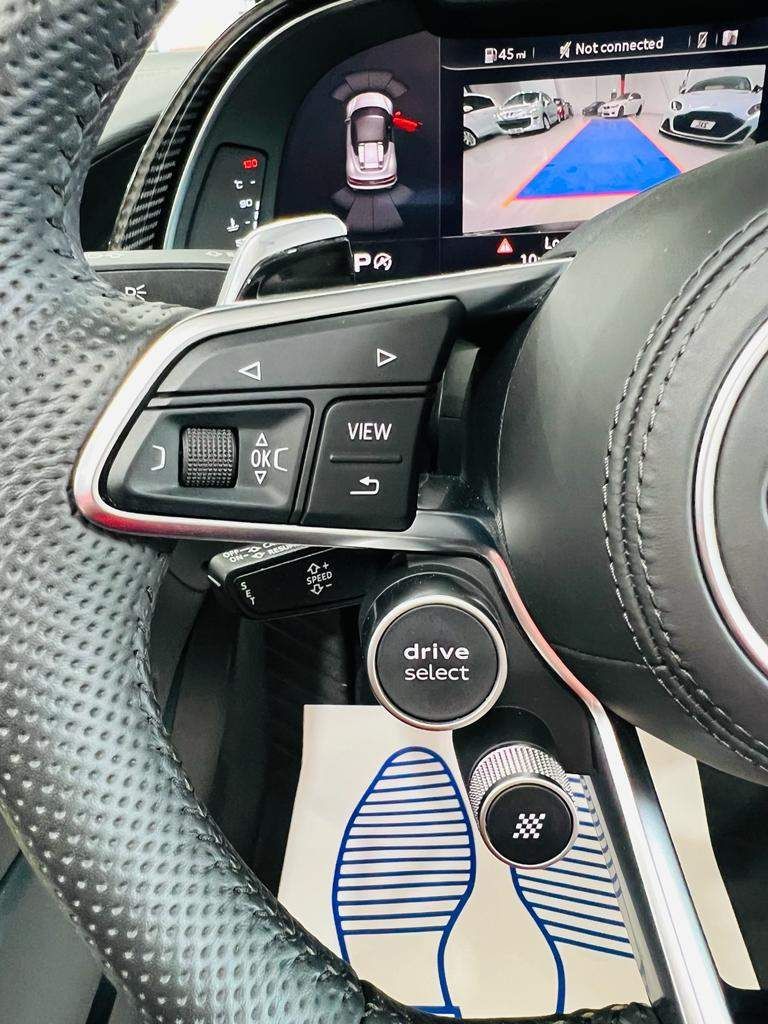 Audi R8 view 16