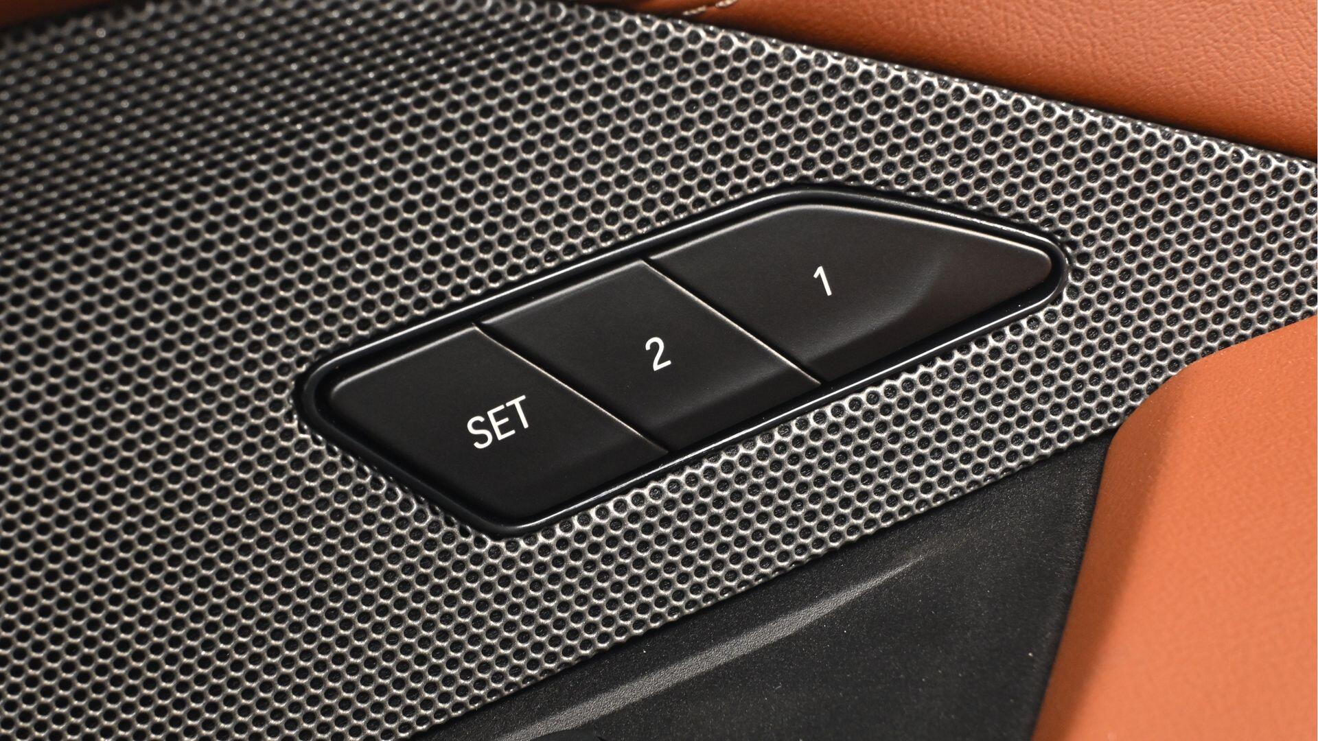 BMW i4 view 40