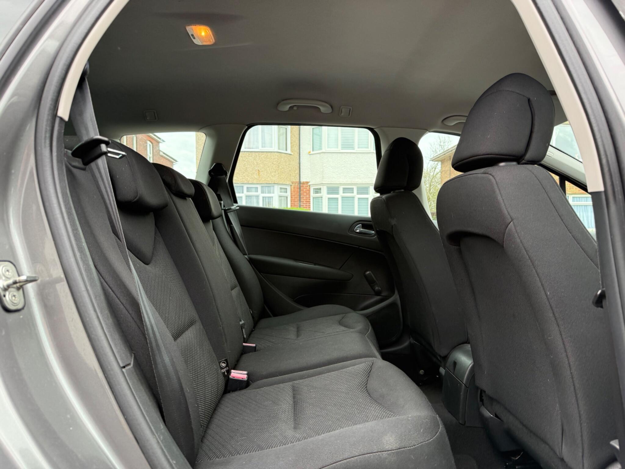 Peugeot 308 SW view 5