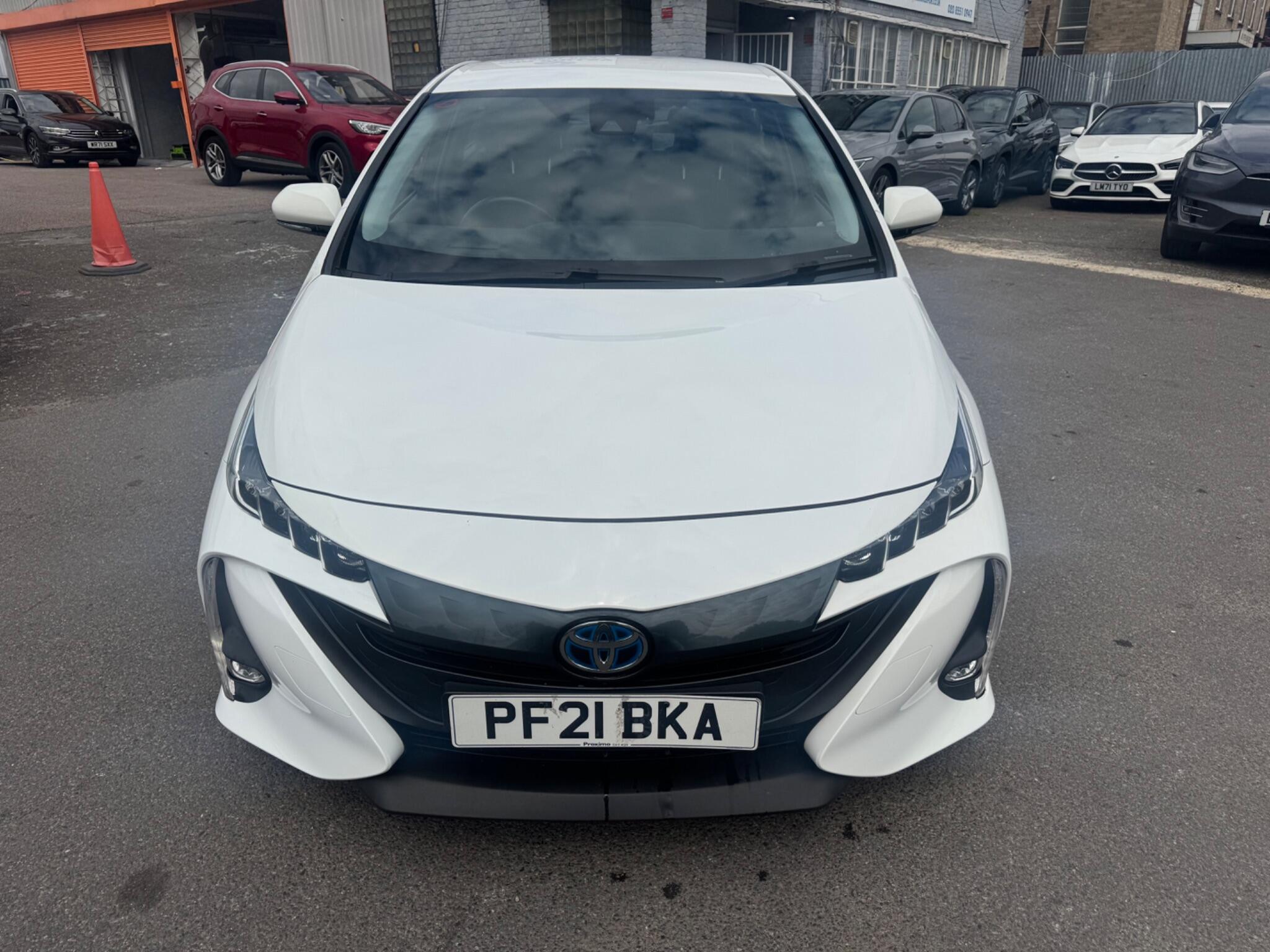Toyota Prius view 5