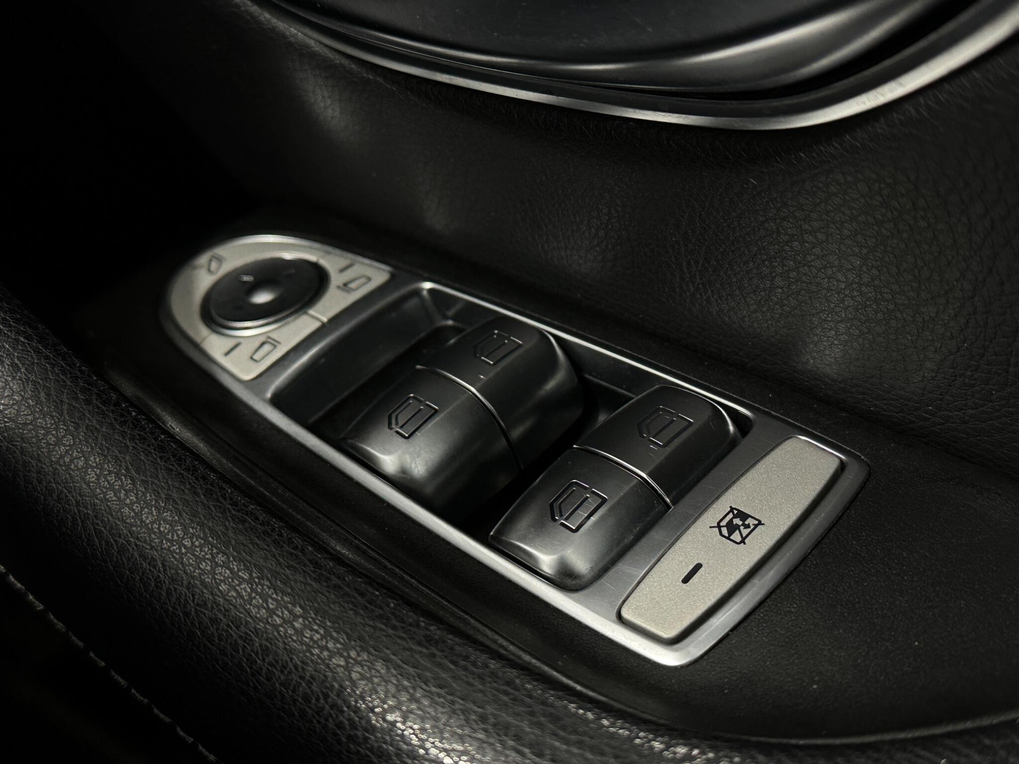 Mercedes-Benz E-Class view 19