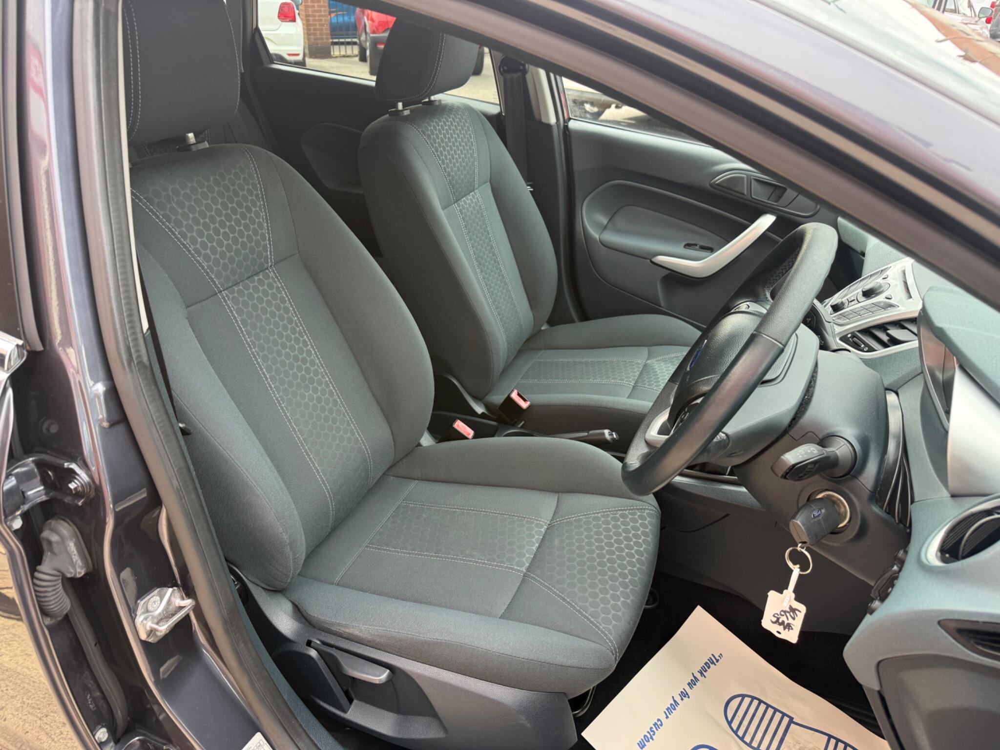 Ford Fiesta view 12
