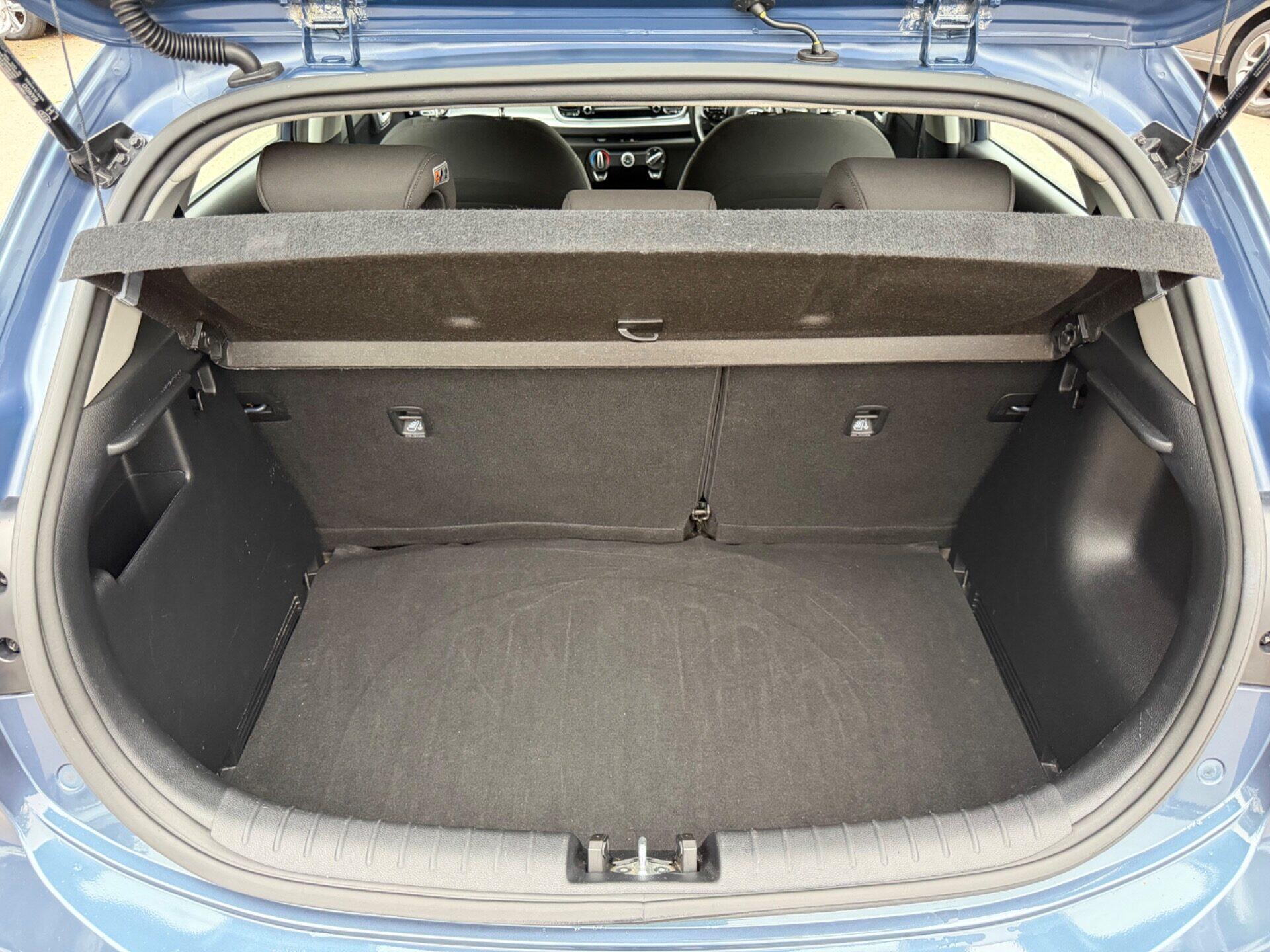 Kia Rio view 43