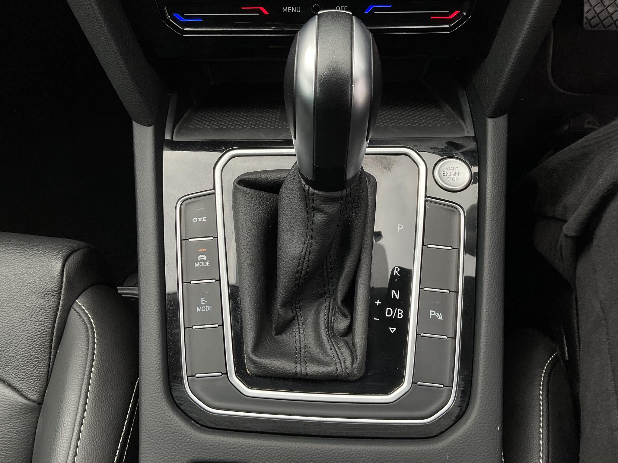 Volkswagen Passat view 12