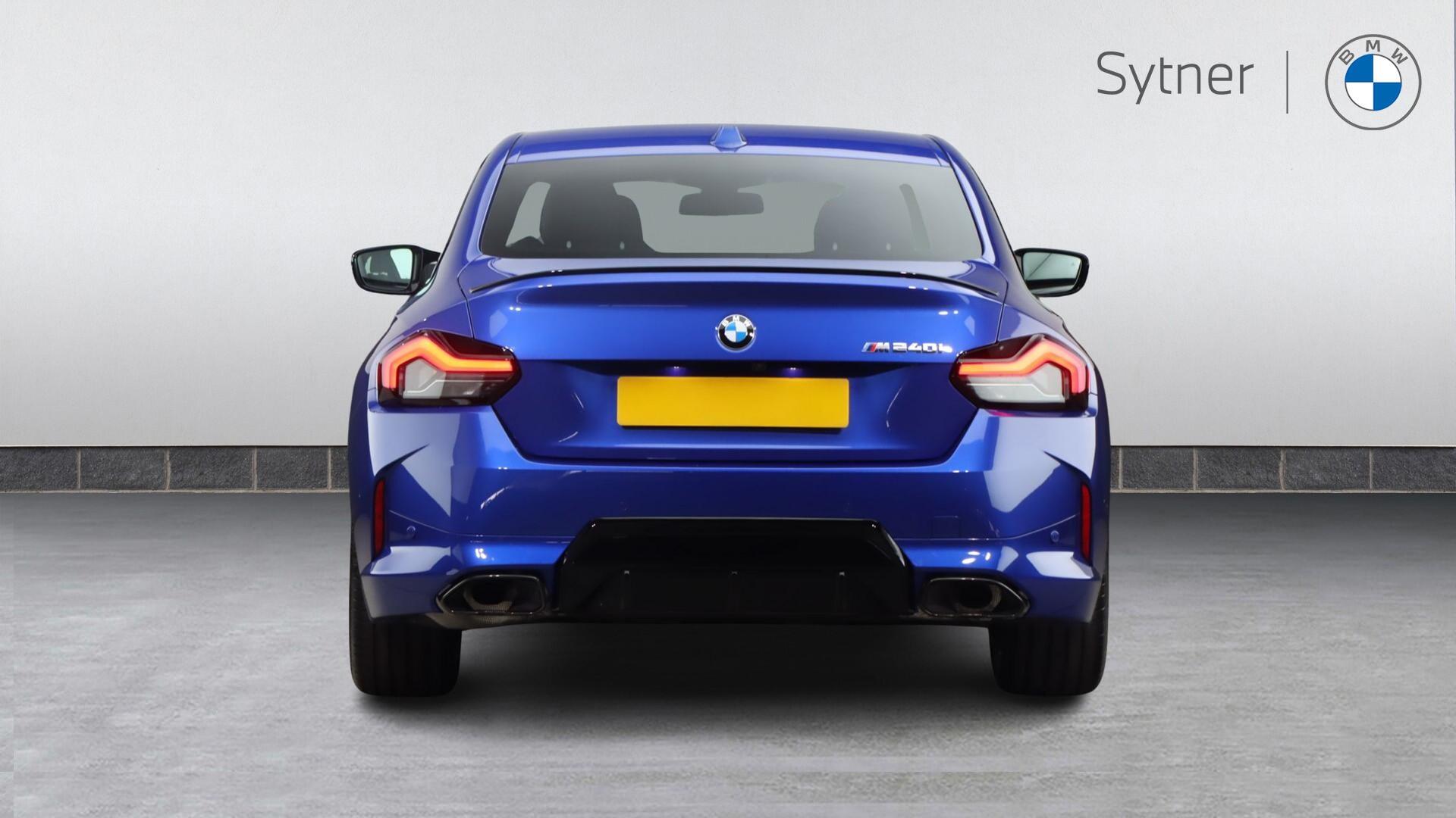 BMW 2 Series view 4