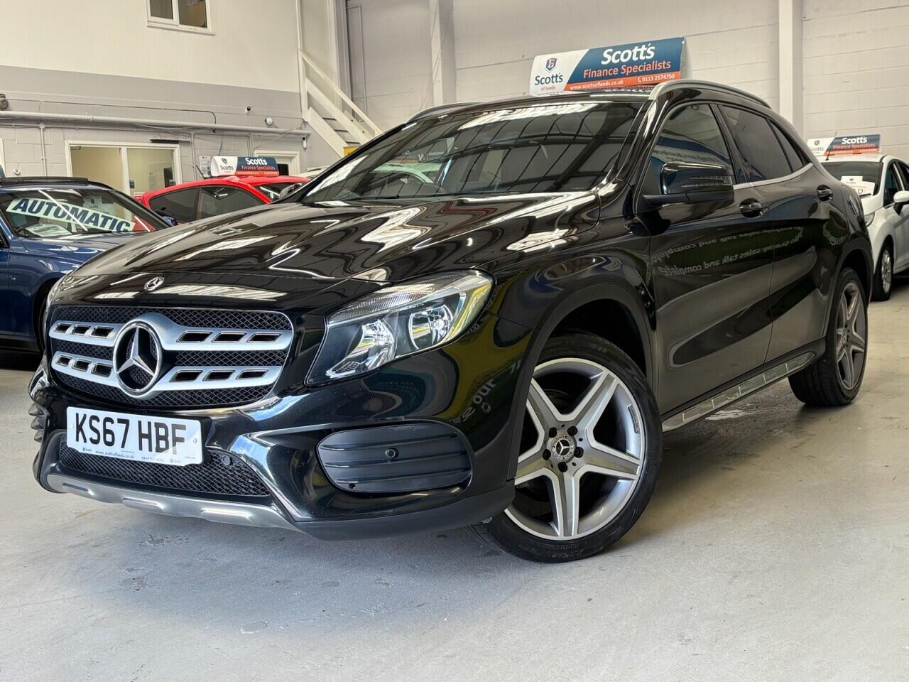 Mercedes-Benz GLA view 3
