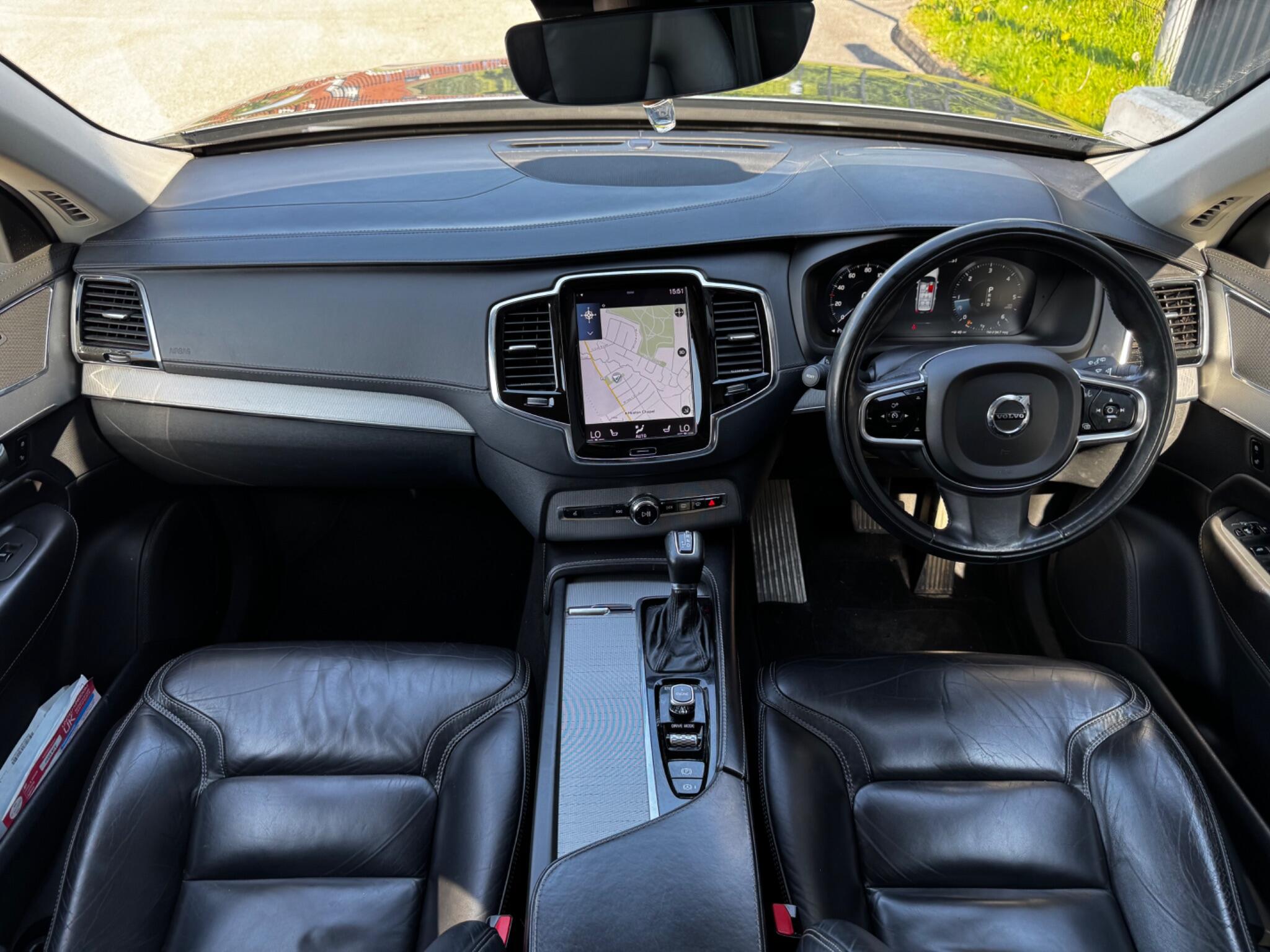 Volvo XC90 view 18