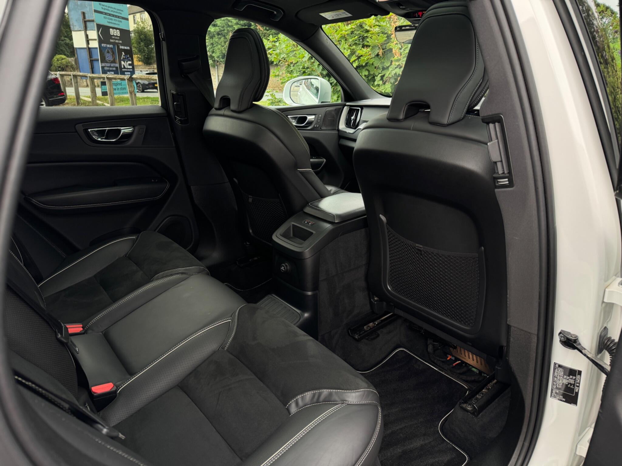 Volvo XC60 view 34