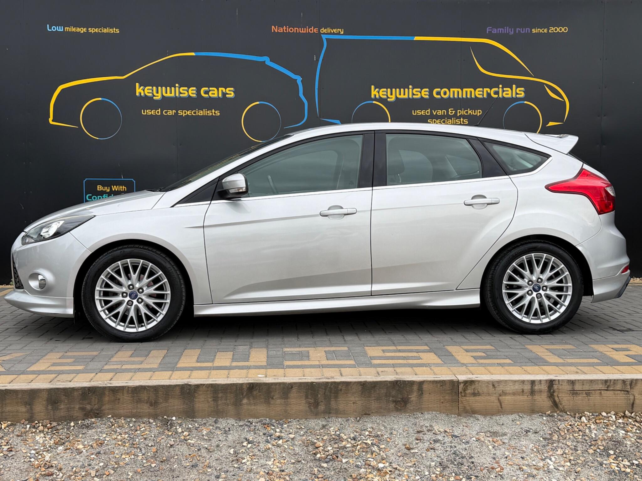 Ford Focus view 2