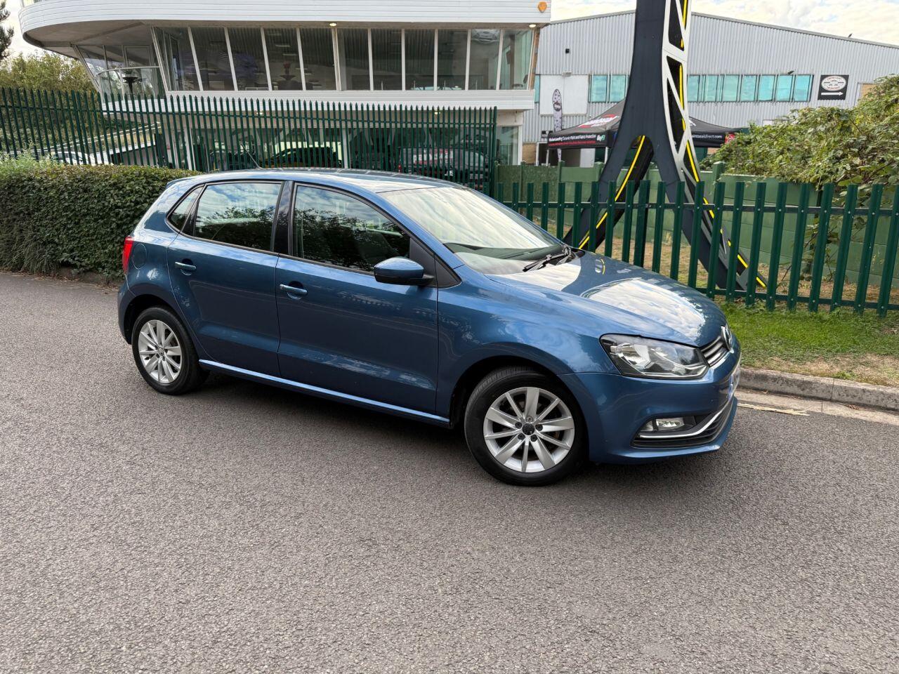 Volkswagen Polo view 2