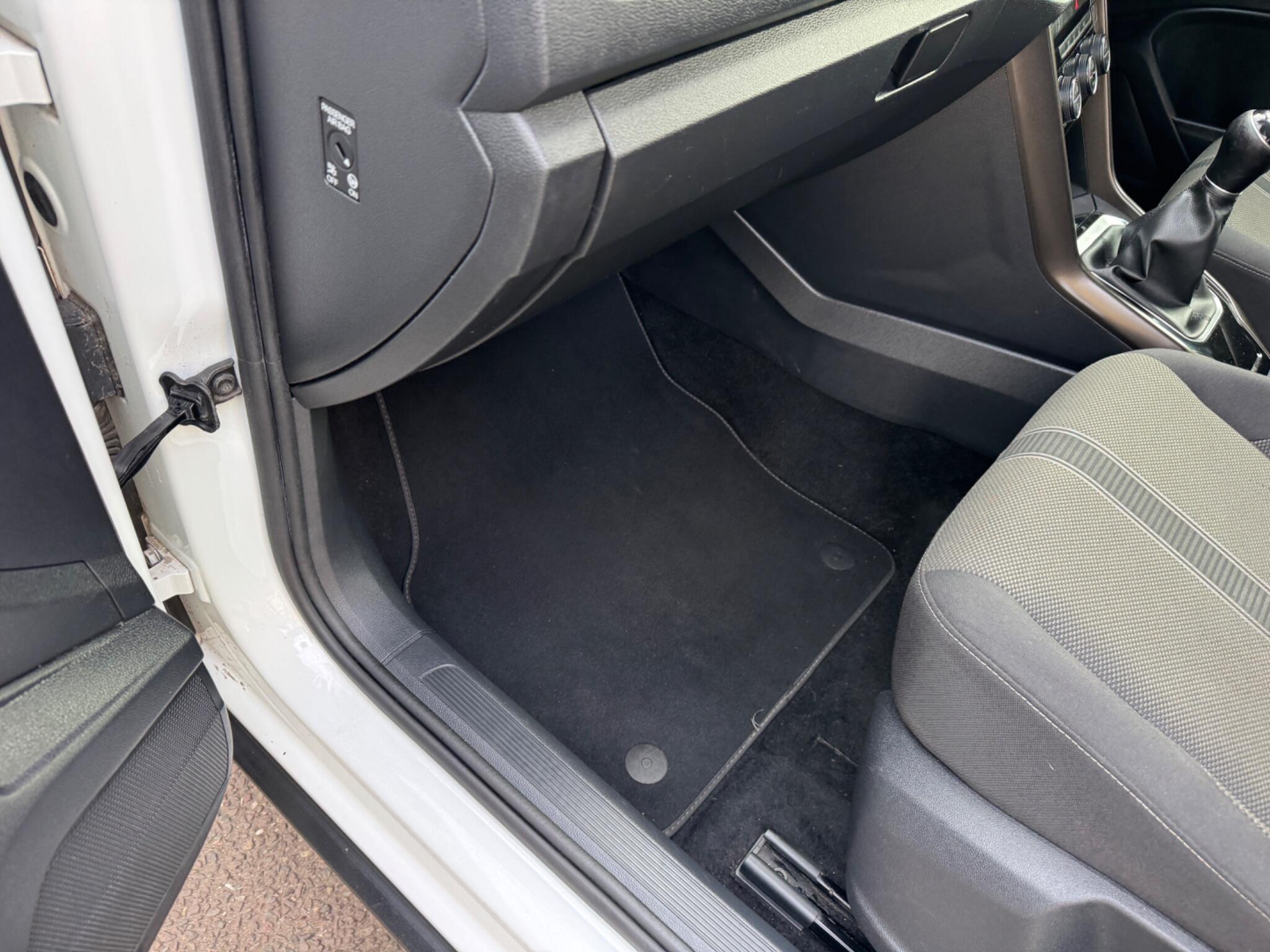 Volkswagen T-Roc view 92