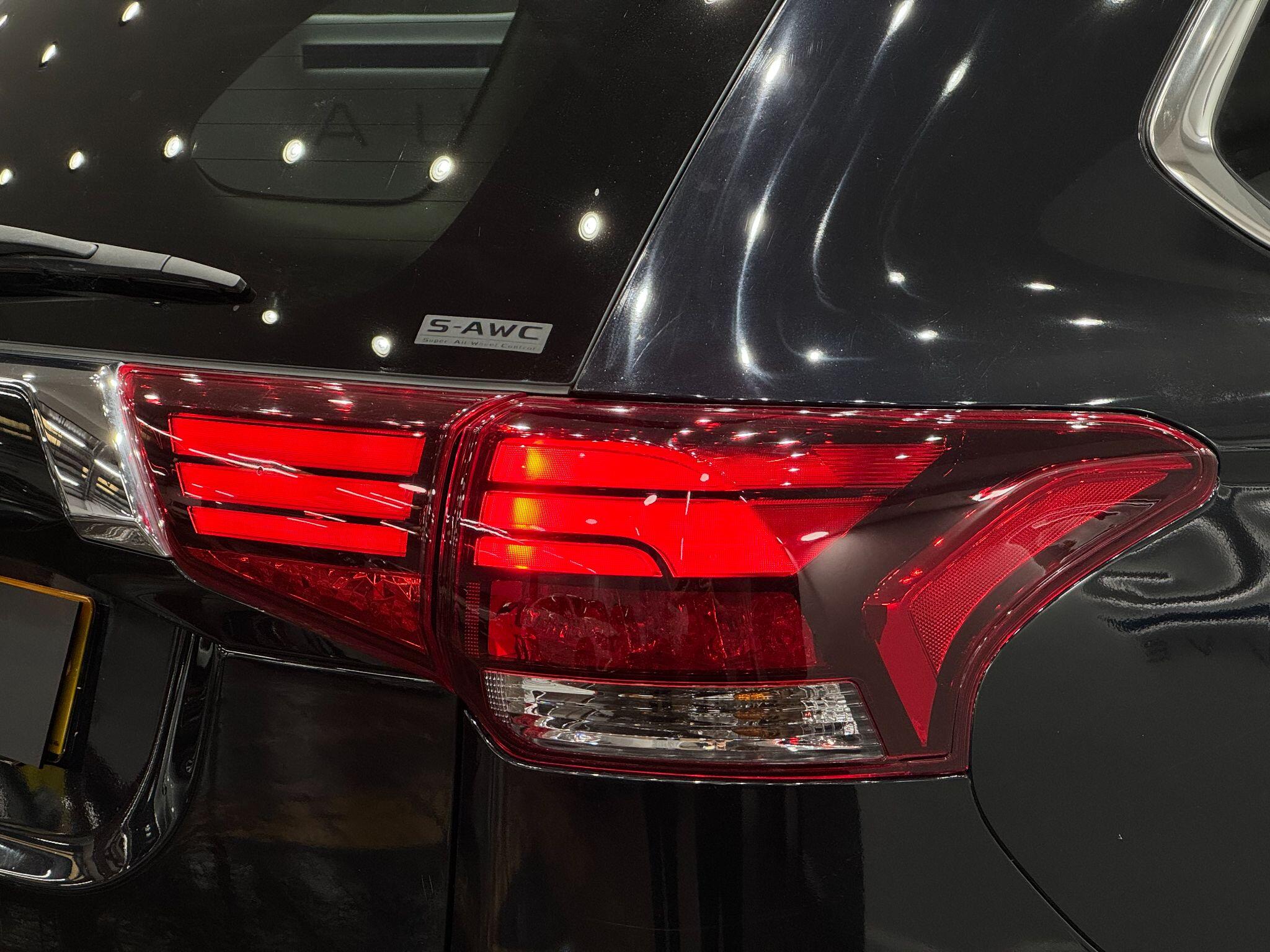 Mitsubishi Outlander view 21