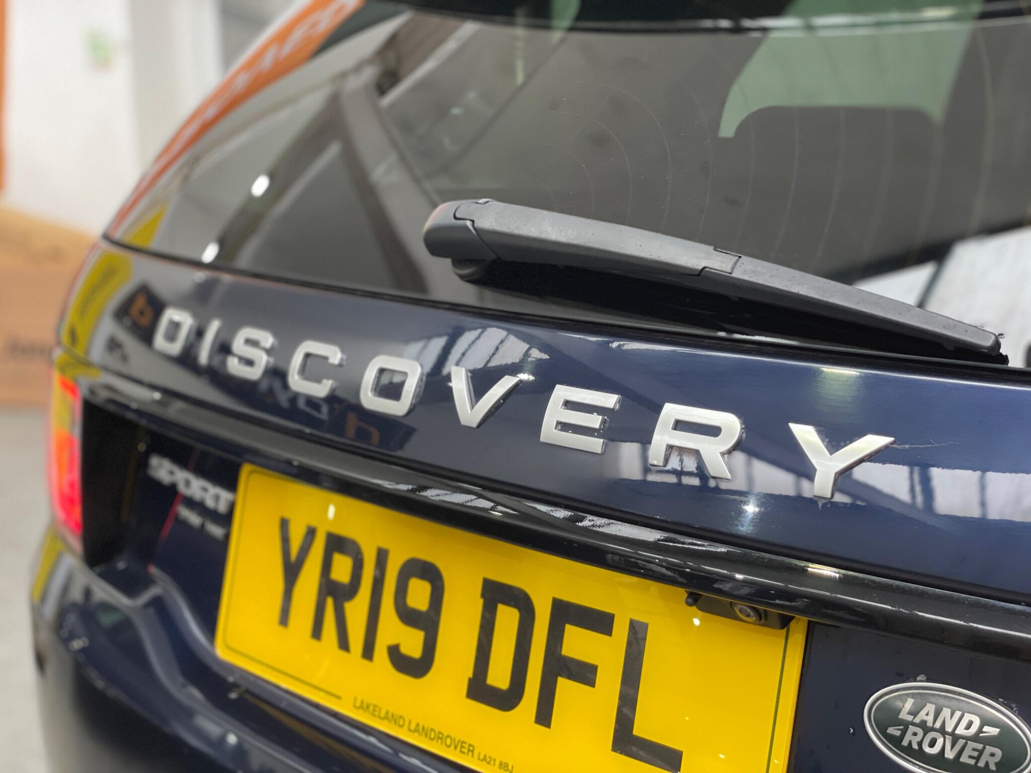 Land Rover Discovery Sport view 23