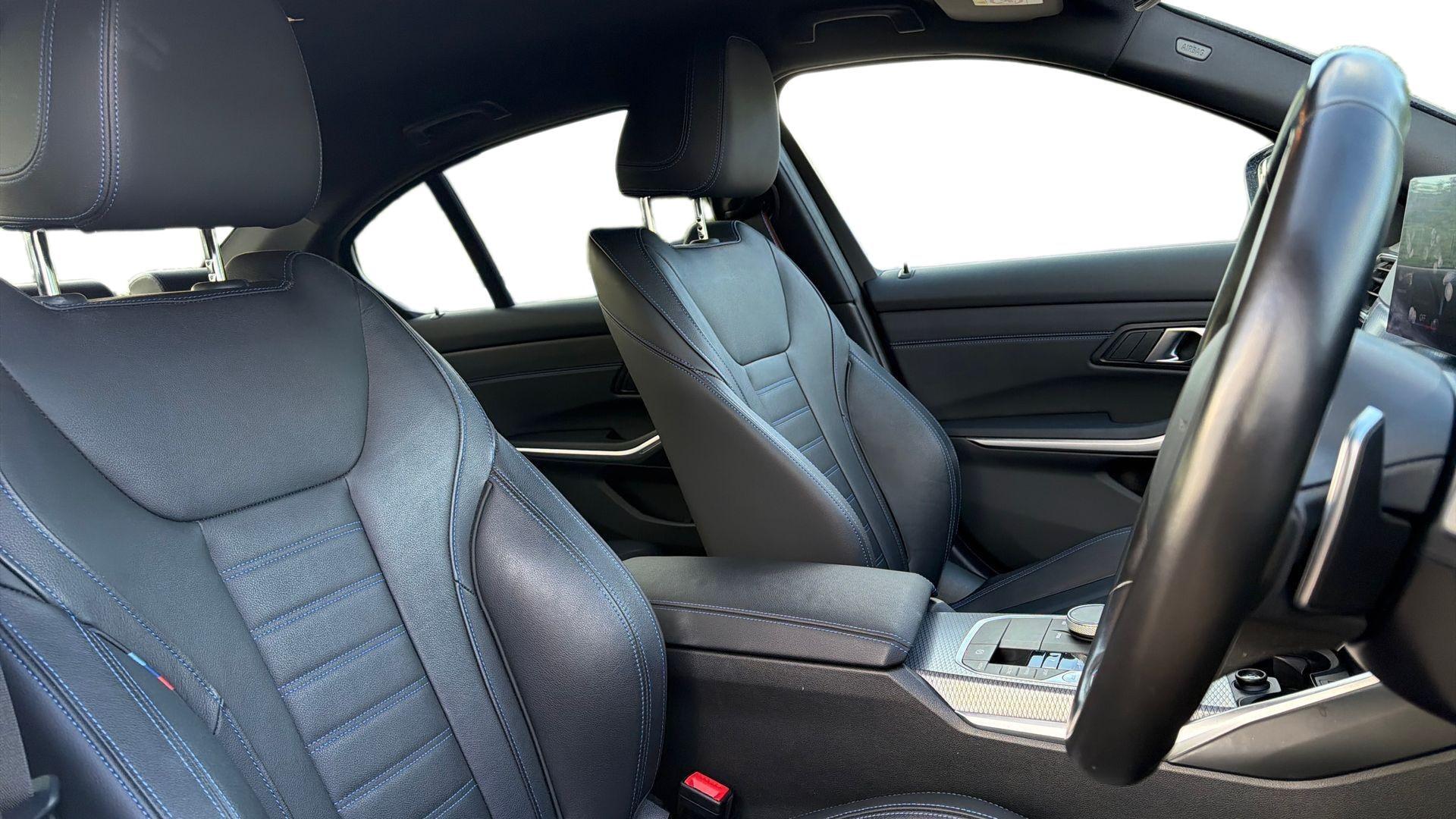 BMW 3 Series view 11