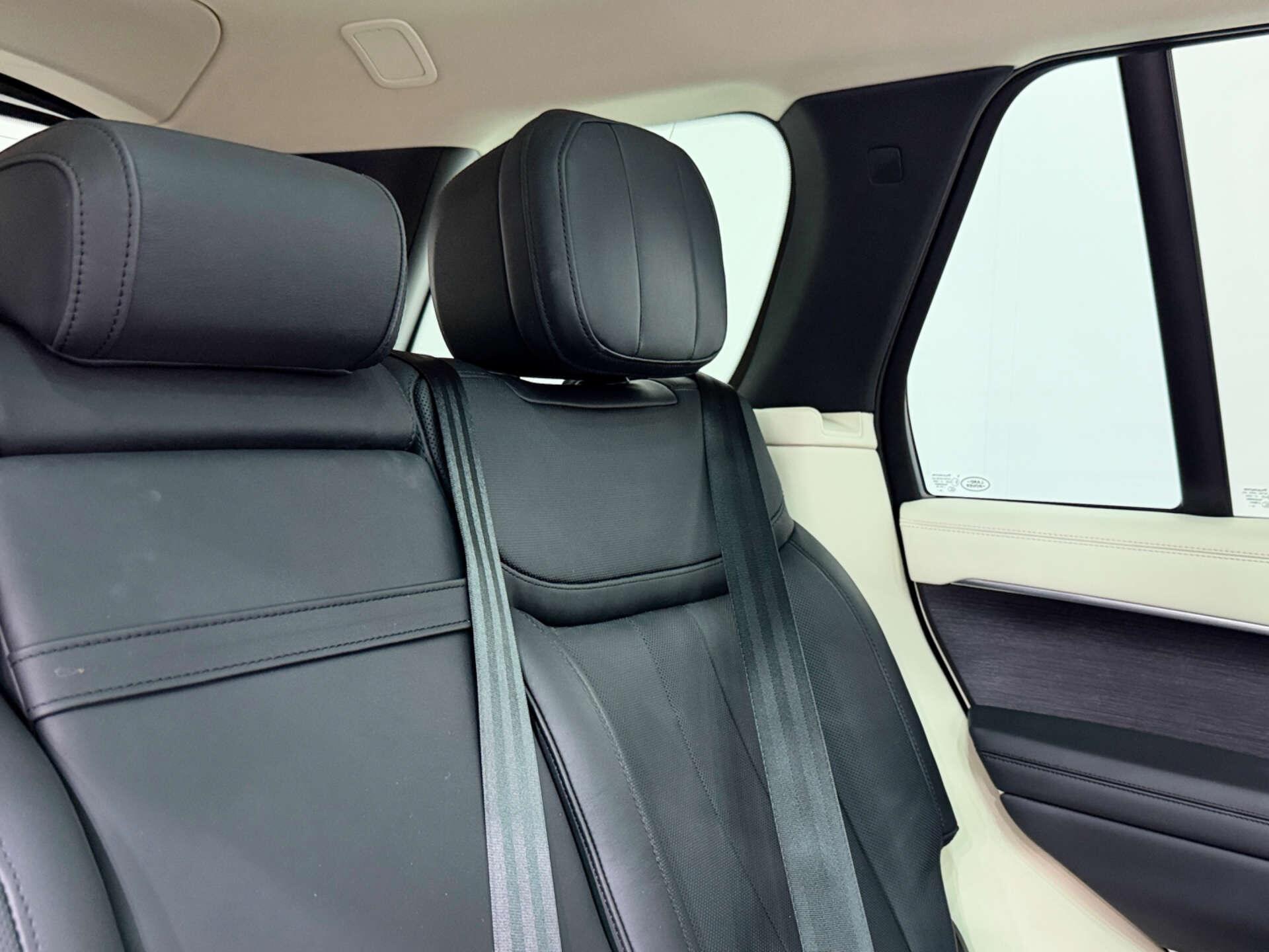 Land Rover Range Rover view 14