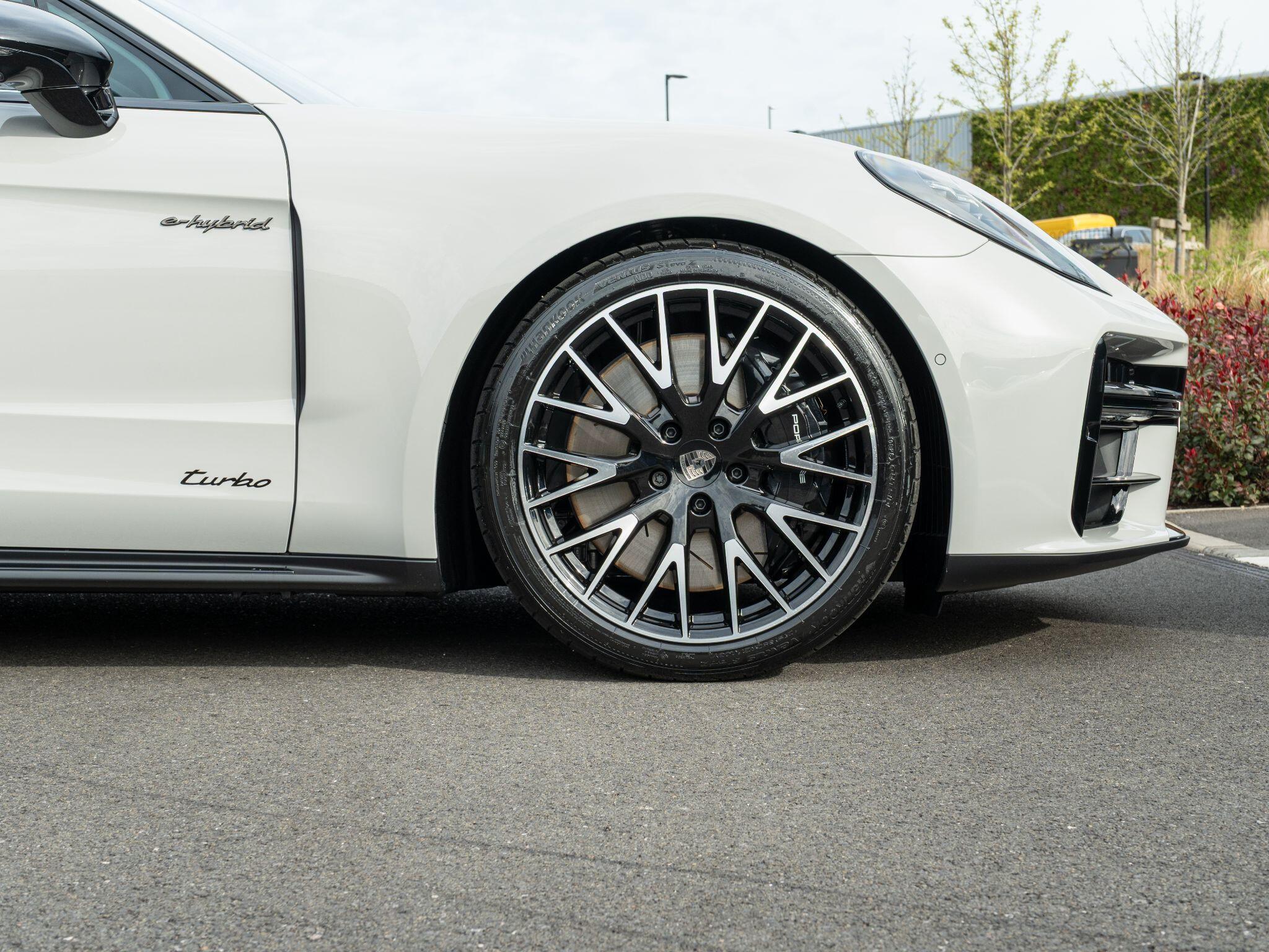 Porsche Panamera view 13