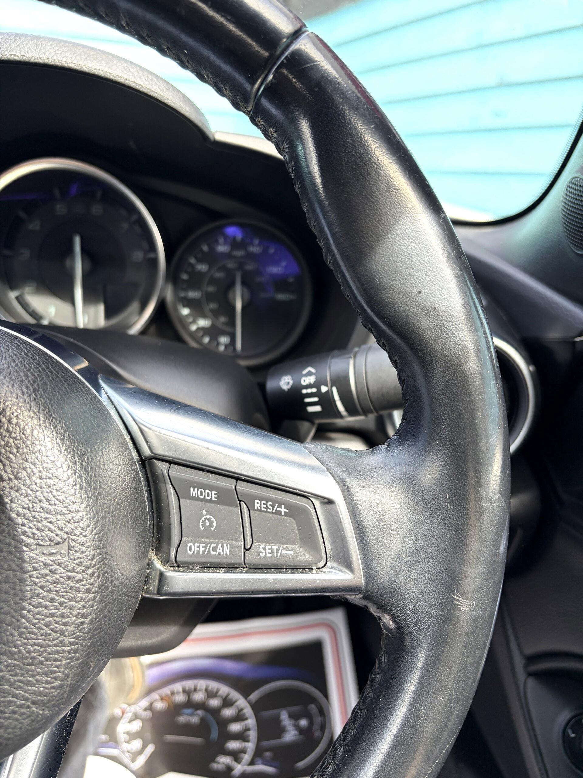 Fiat 124 Spider view 13