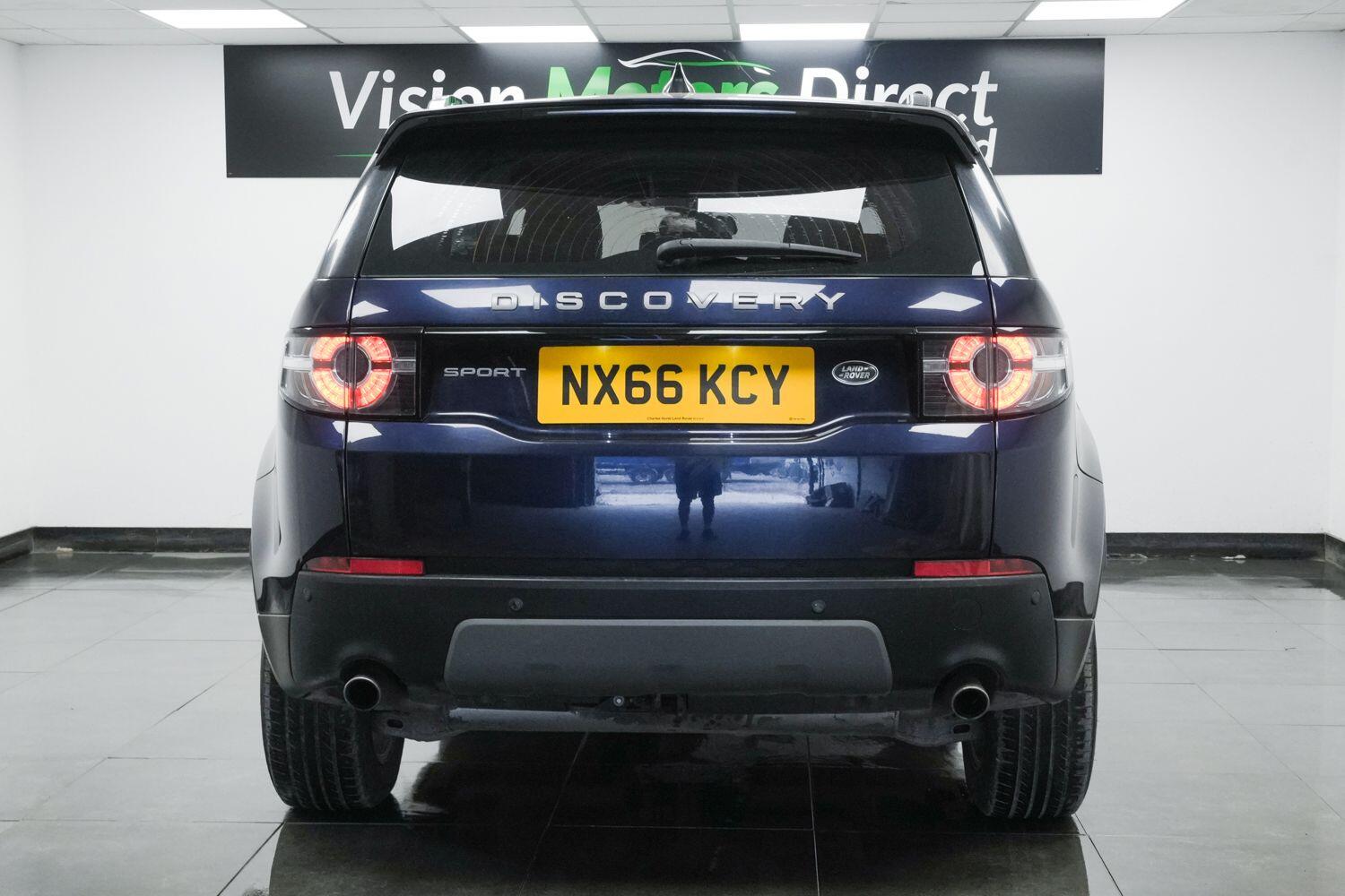 Land Rover Discovery Sport view 3