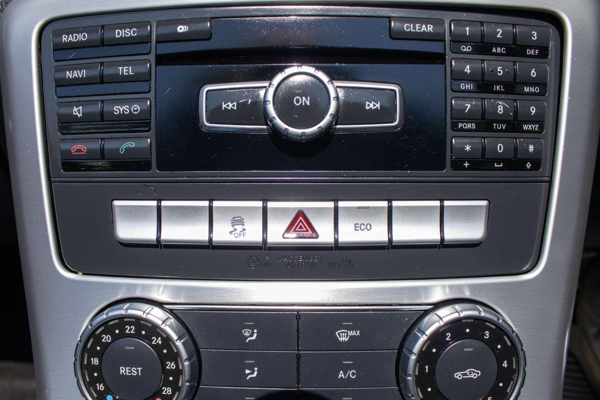 Mercedes-Benz SLK view 17