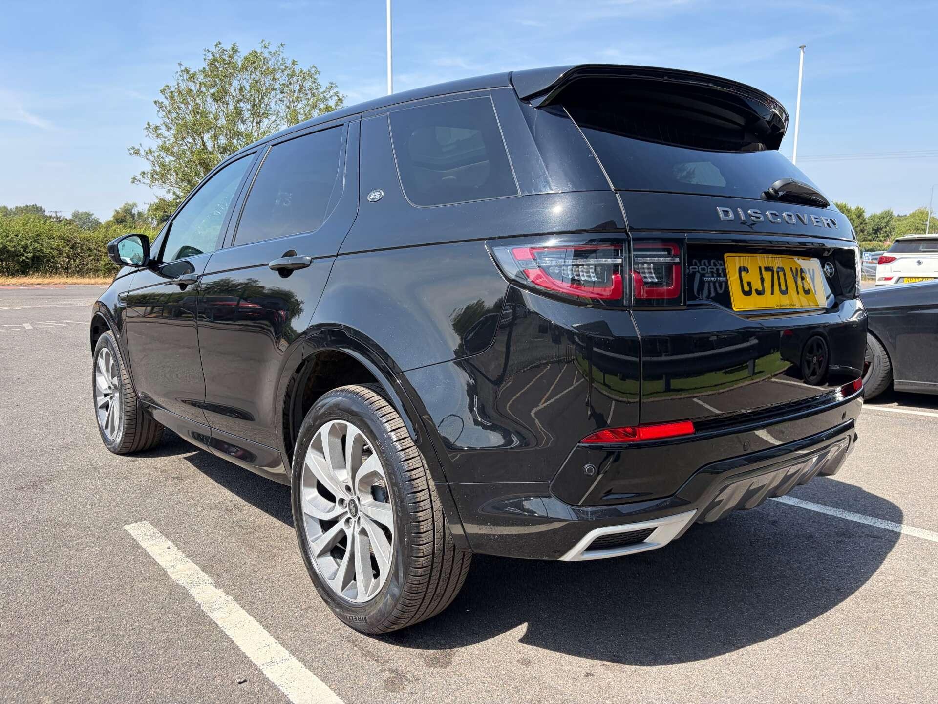 Land Rover Discovery Sport view 6